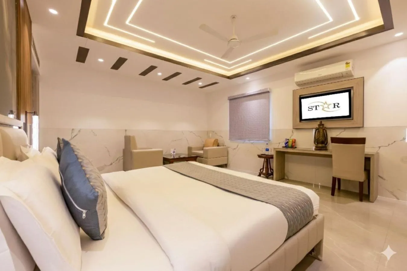 Photo of the whole room, Bed in Hotel Transit International- Aerocity Delhi Airport