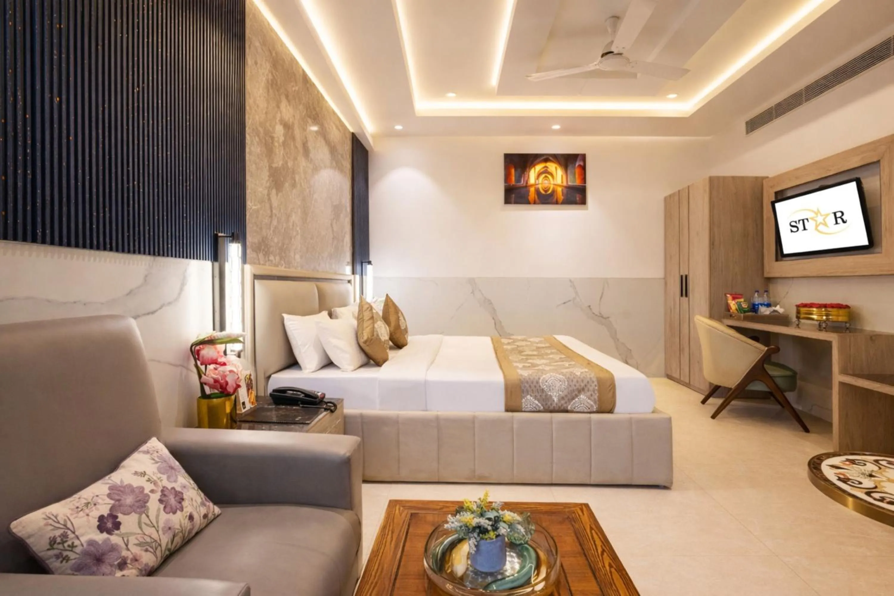Living room in Hotel Transit International- Aerocity Delhi Airport