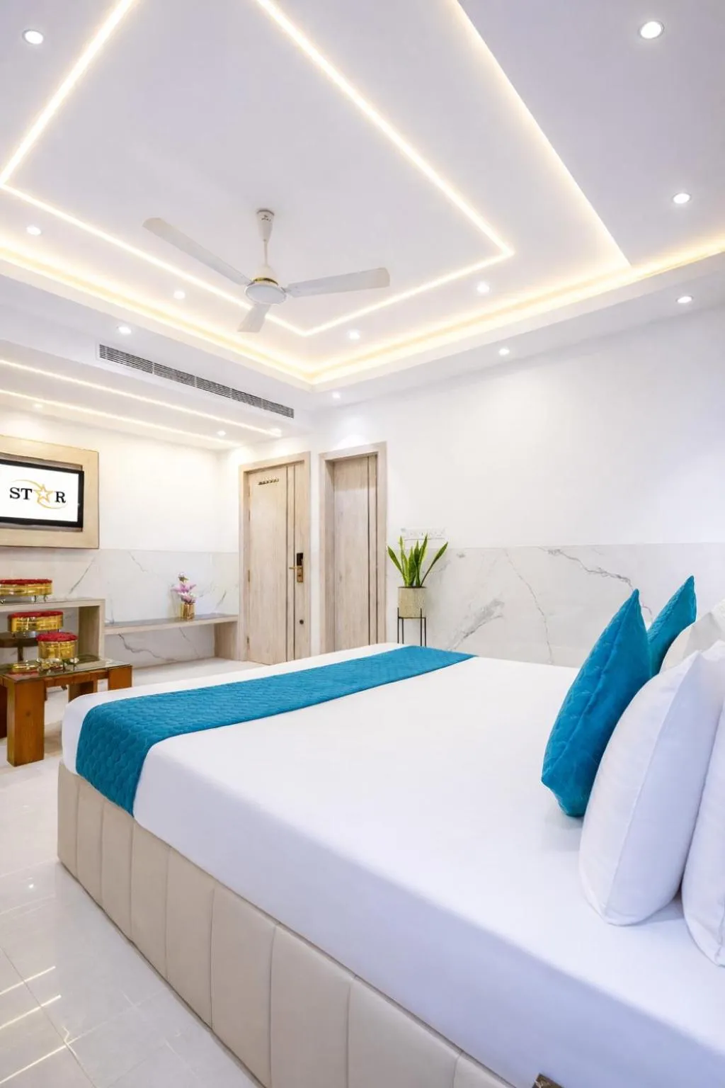 Bedroom, Bed in Hotel Transit International- Aerocity Delhi Airport