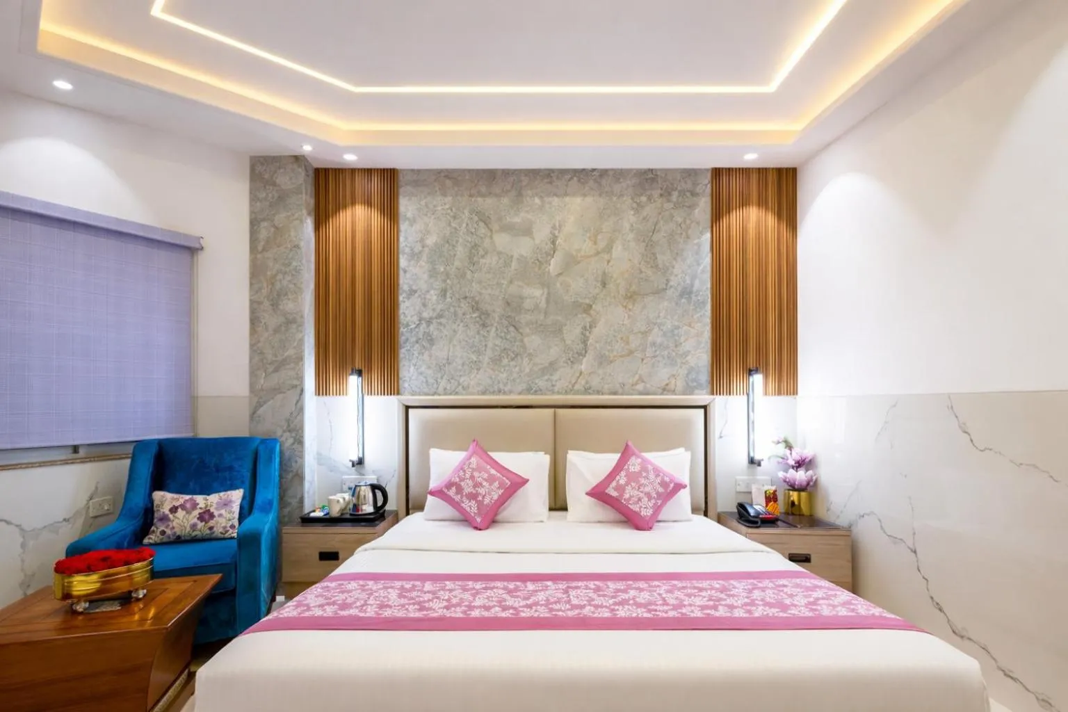 Photo of the whole room, Bed in Hotel Transit International- Aerocity Delhi Airport