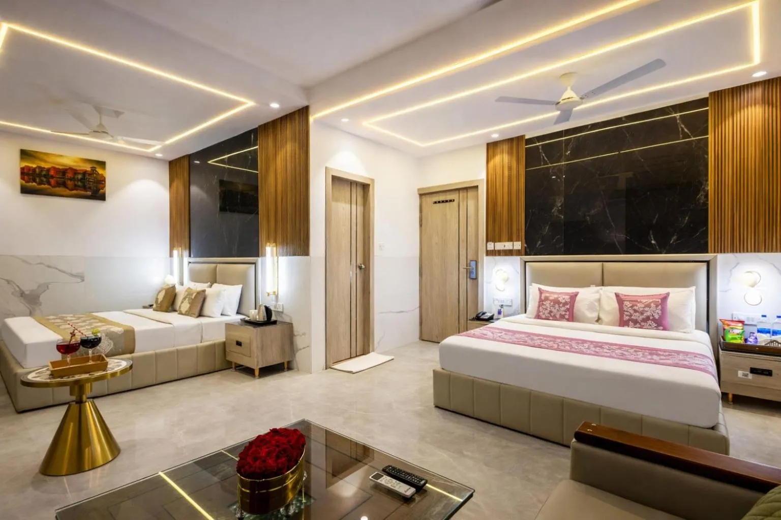 Photo of the whole room, Bed in Hotel Transit International- Aerocity Delhi Airport