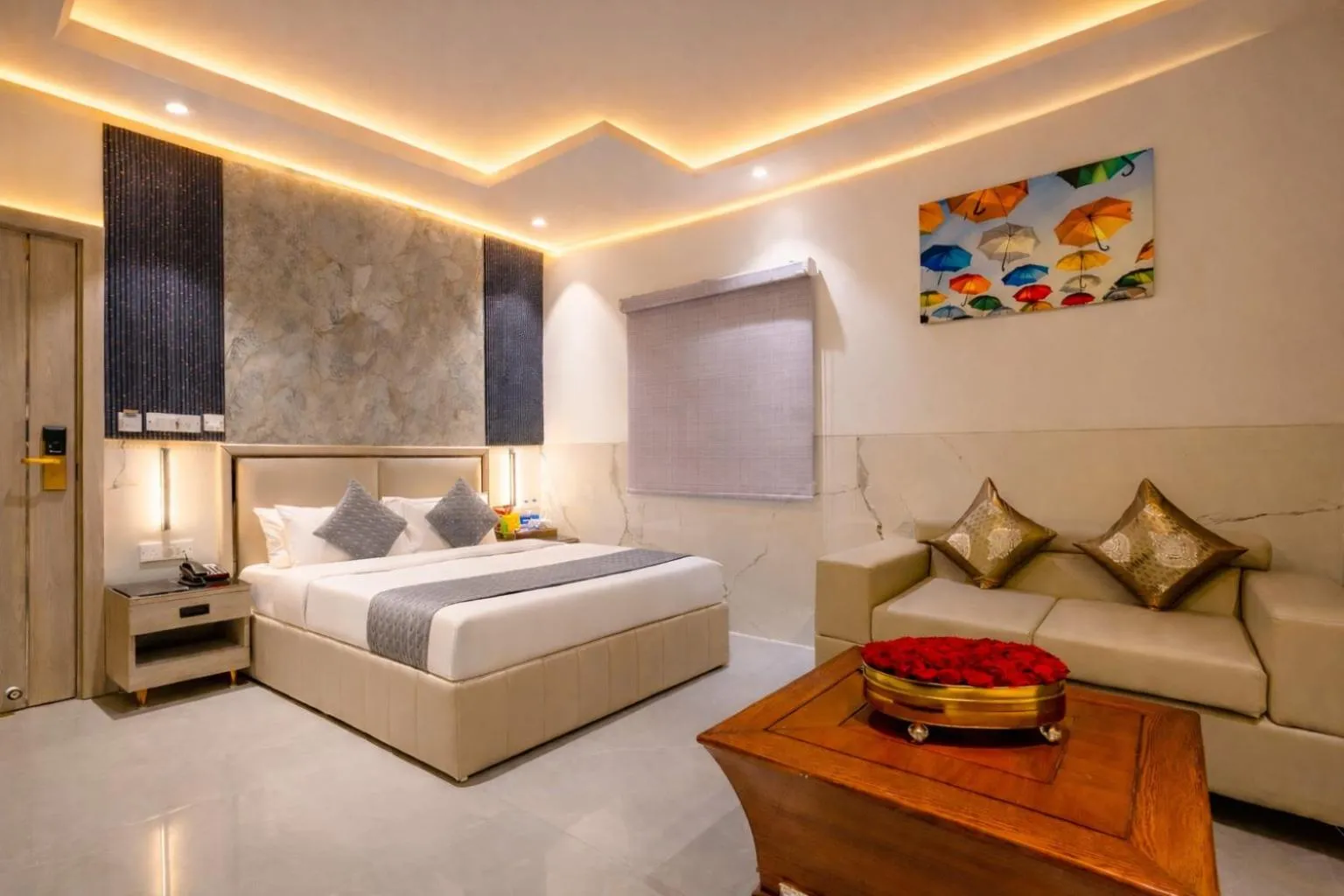 Photo of the whole room, Bed in Hotel Transit International- Aerocity Delhi Airport