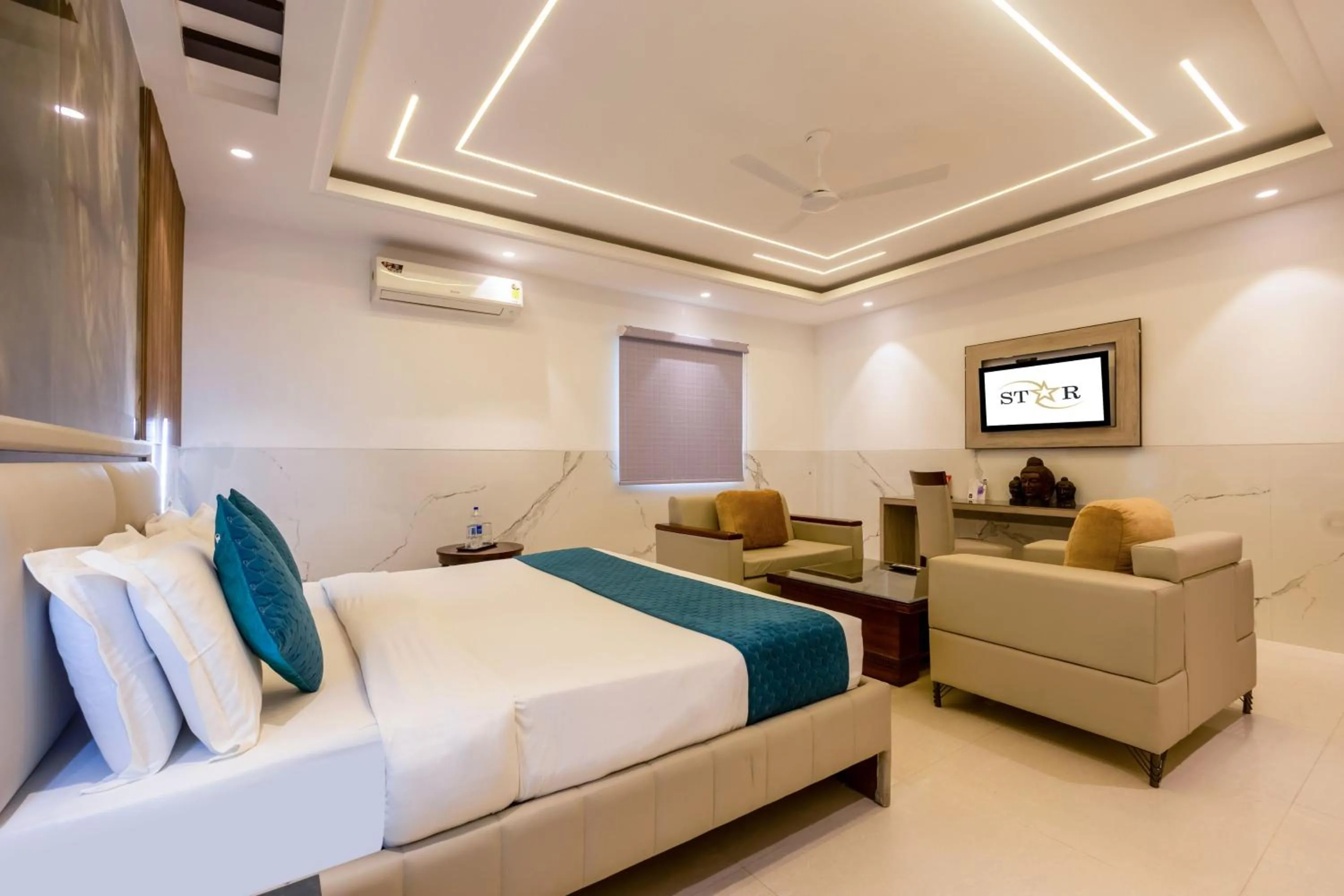 Photo of the whole room in Hotel Transit International- Aerocity Delhi Airport