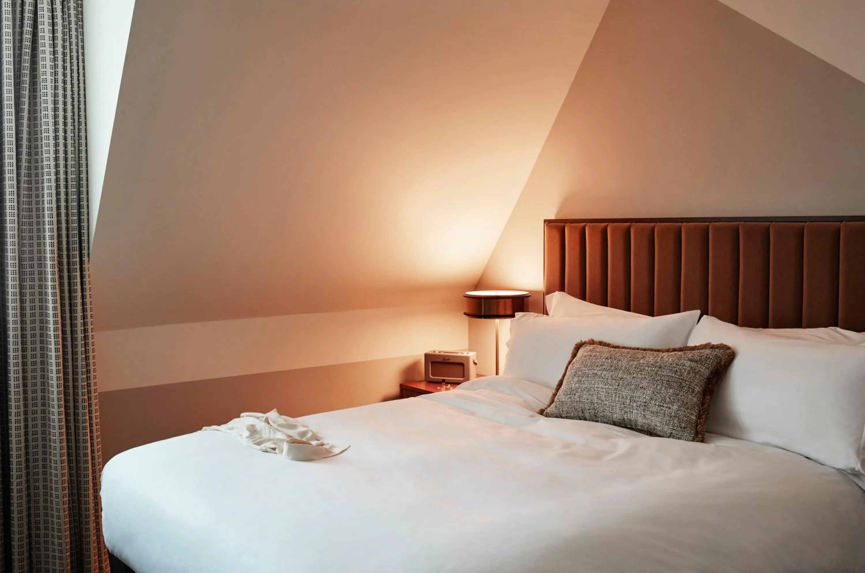 Bedroom, Bed in The Hoxton, Holborn