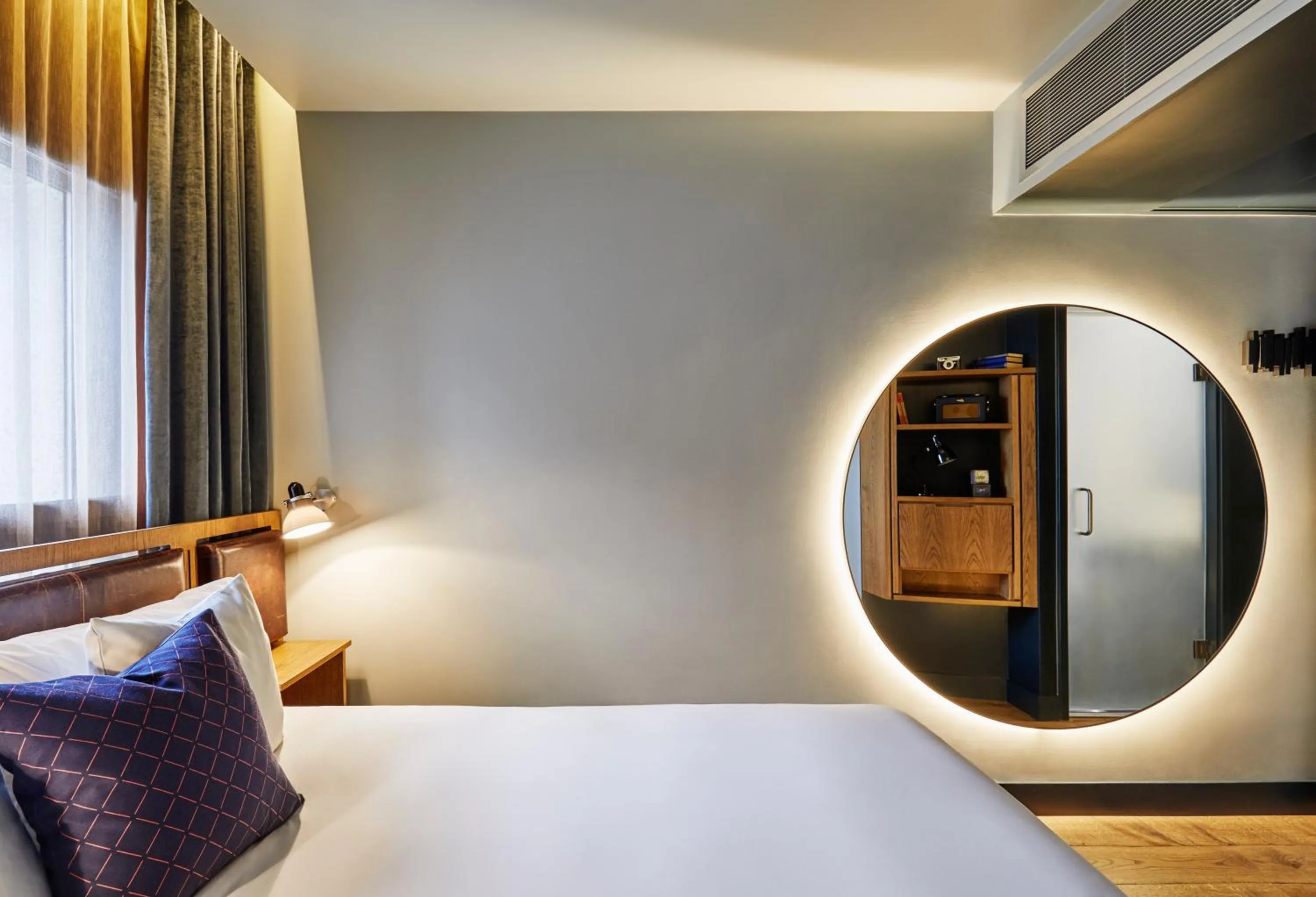 Photo of the whole room, Bed in The Hoxton, Holborn