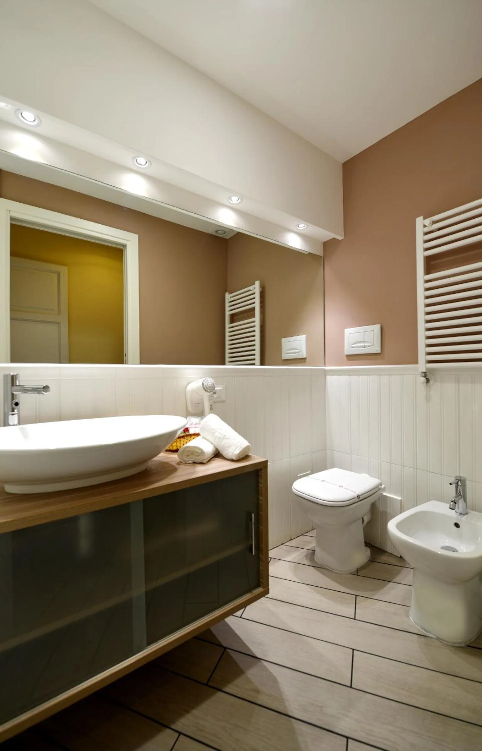 Toilet in *1*7*4* Via Roma