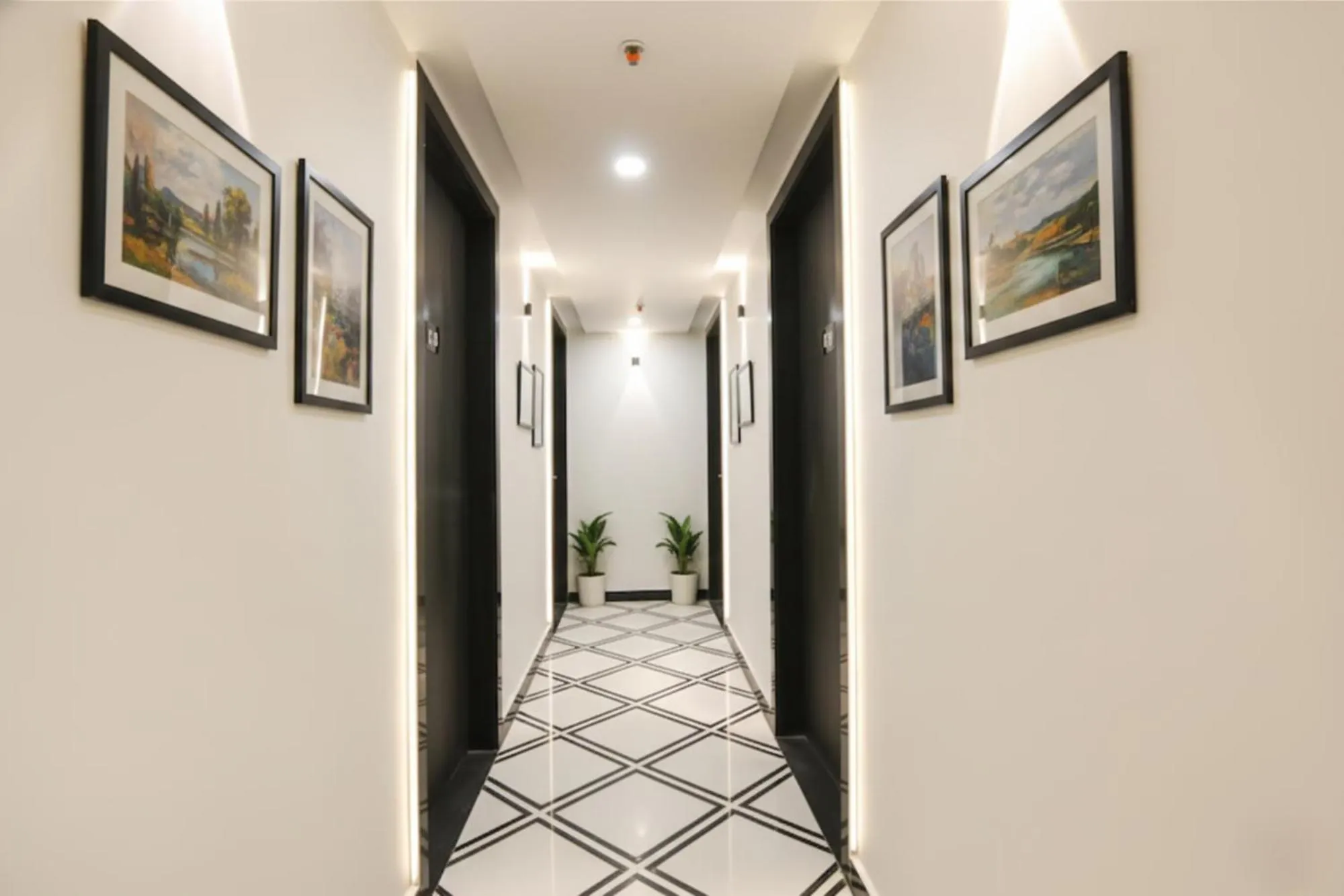 Lobby or reception in Hotel Sky Suites - Karkardooma