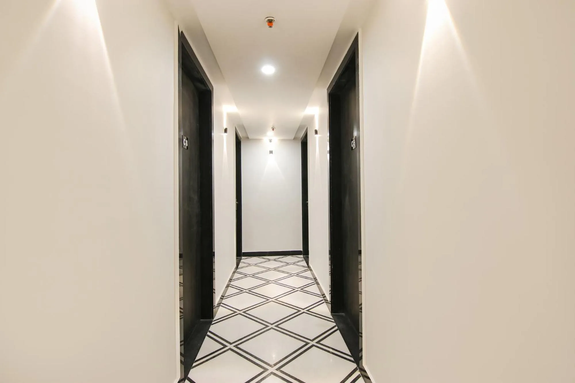 Lobby or reception in Hotel Sky Suites - Karkardooma