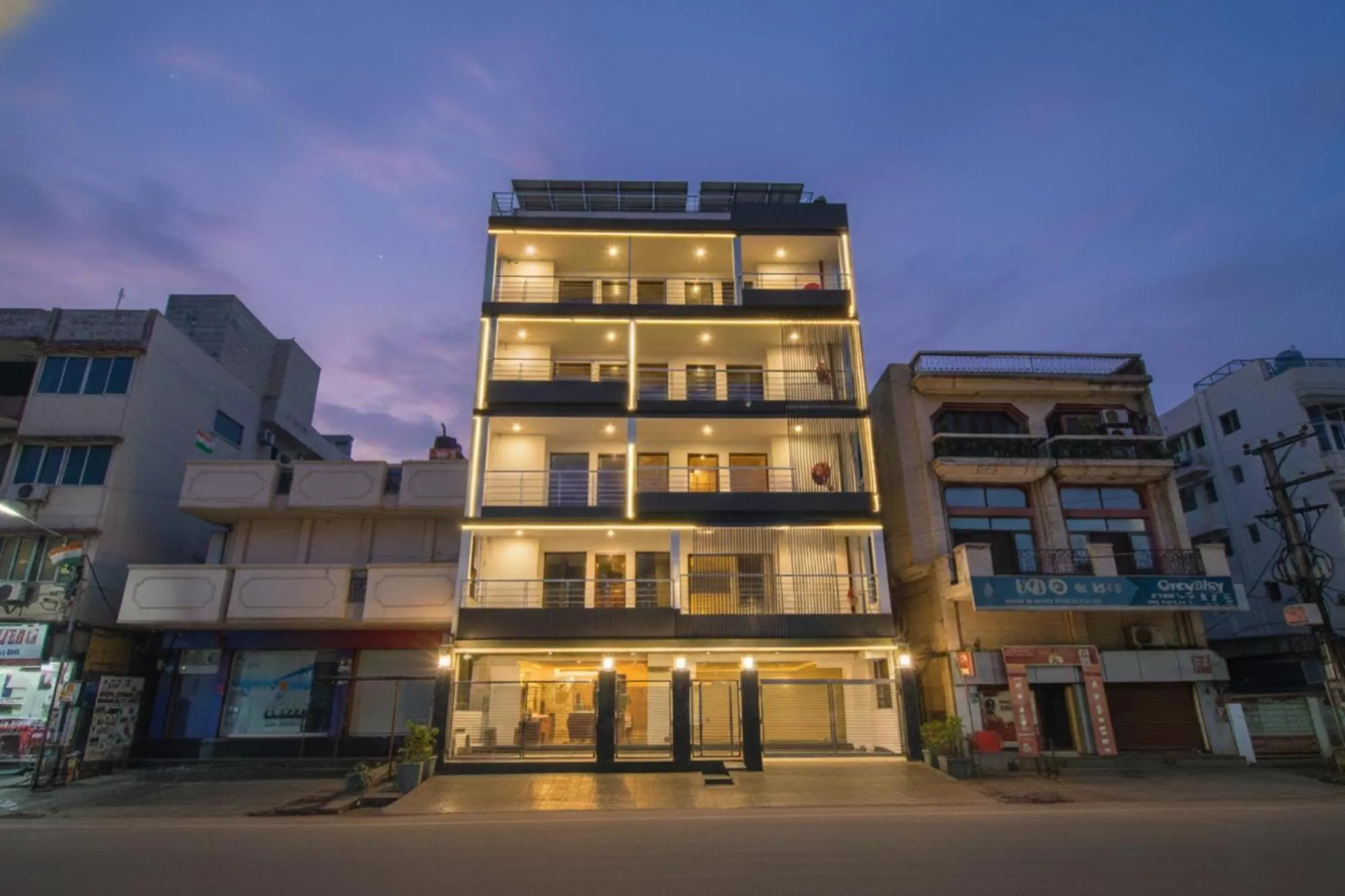 Facade/entrance in Hotel Sky Suites - Karkardooma