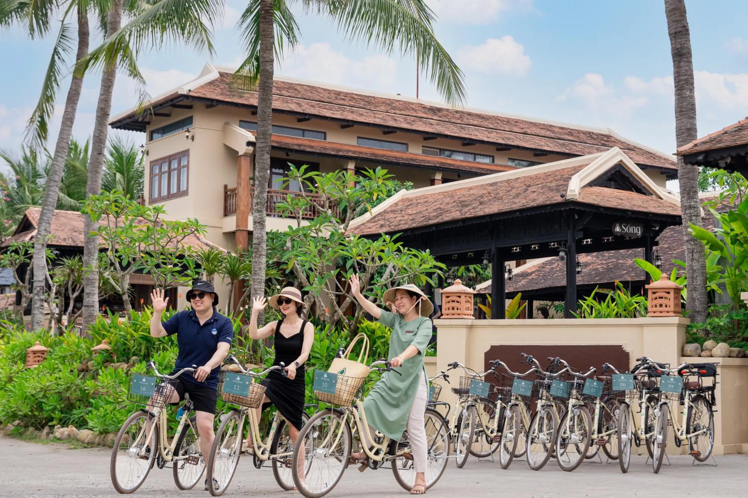 Cycling in Sứ Retreat Hoi An - Riverfront Resort