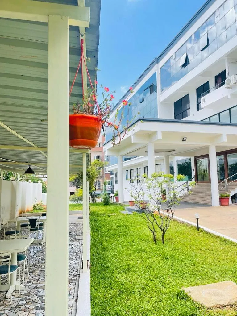 Garden in ZEKE HOTELS