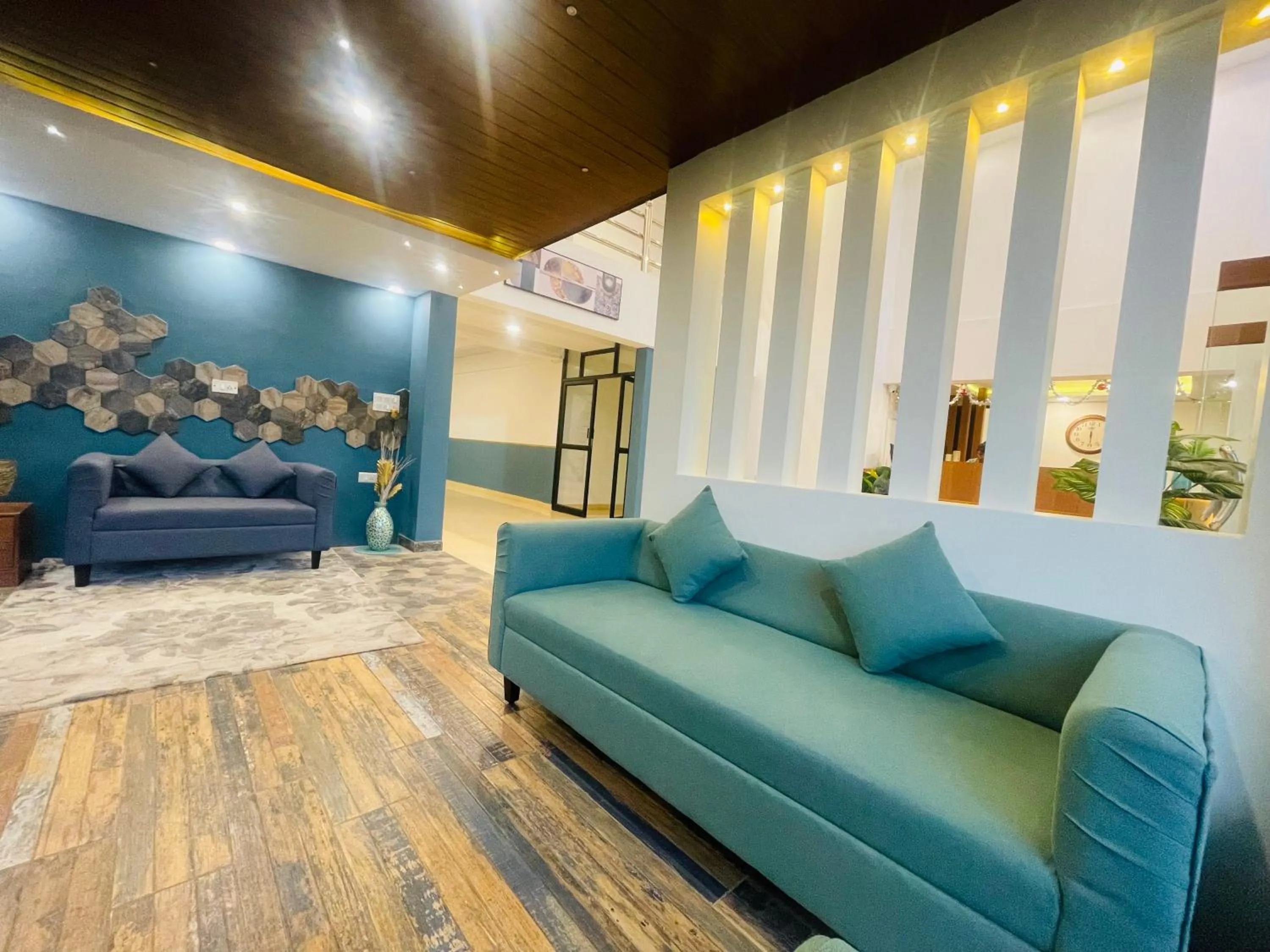 Living room in ZEKE HOTELS