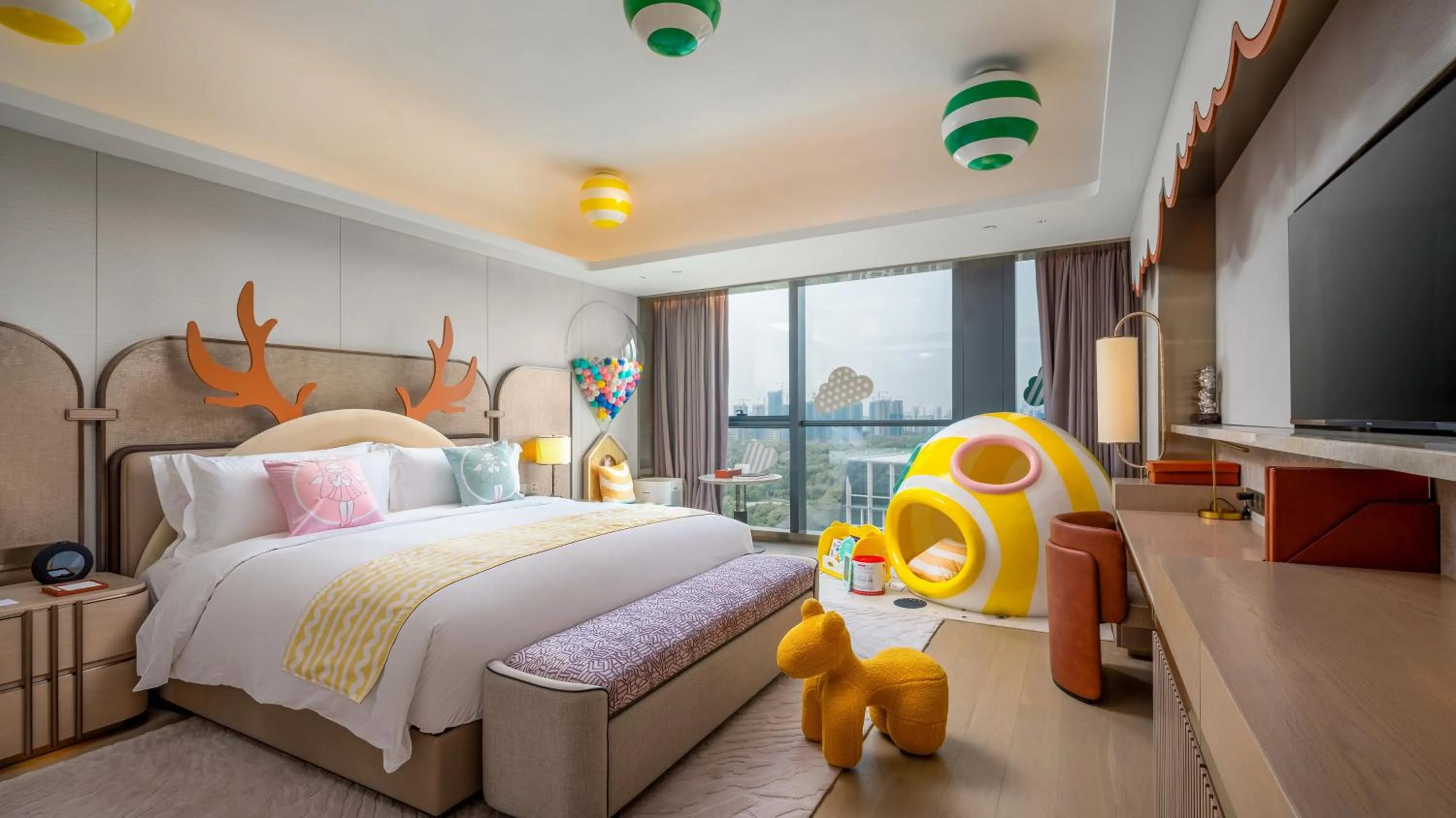 Photo of the whole room, Bed in InterContinental Wuxi Taihu New City by IHG