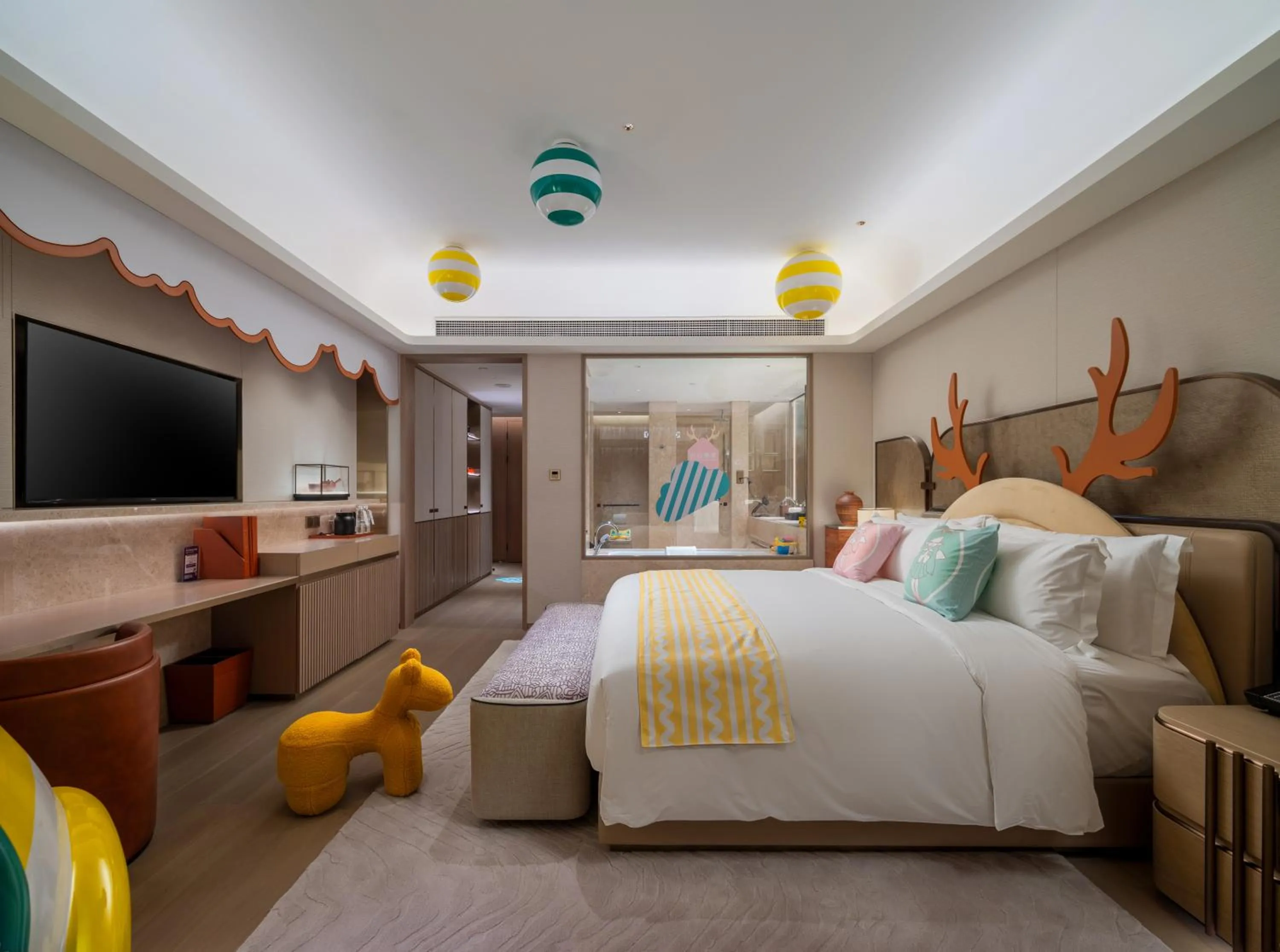 Bed in InterContinental Wuxi Taihu New City by IHG