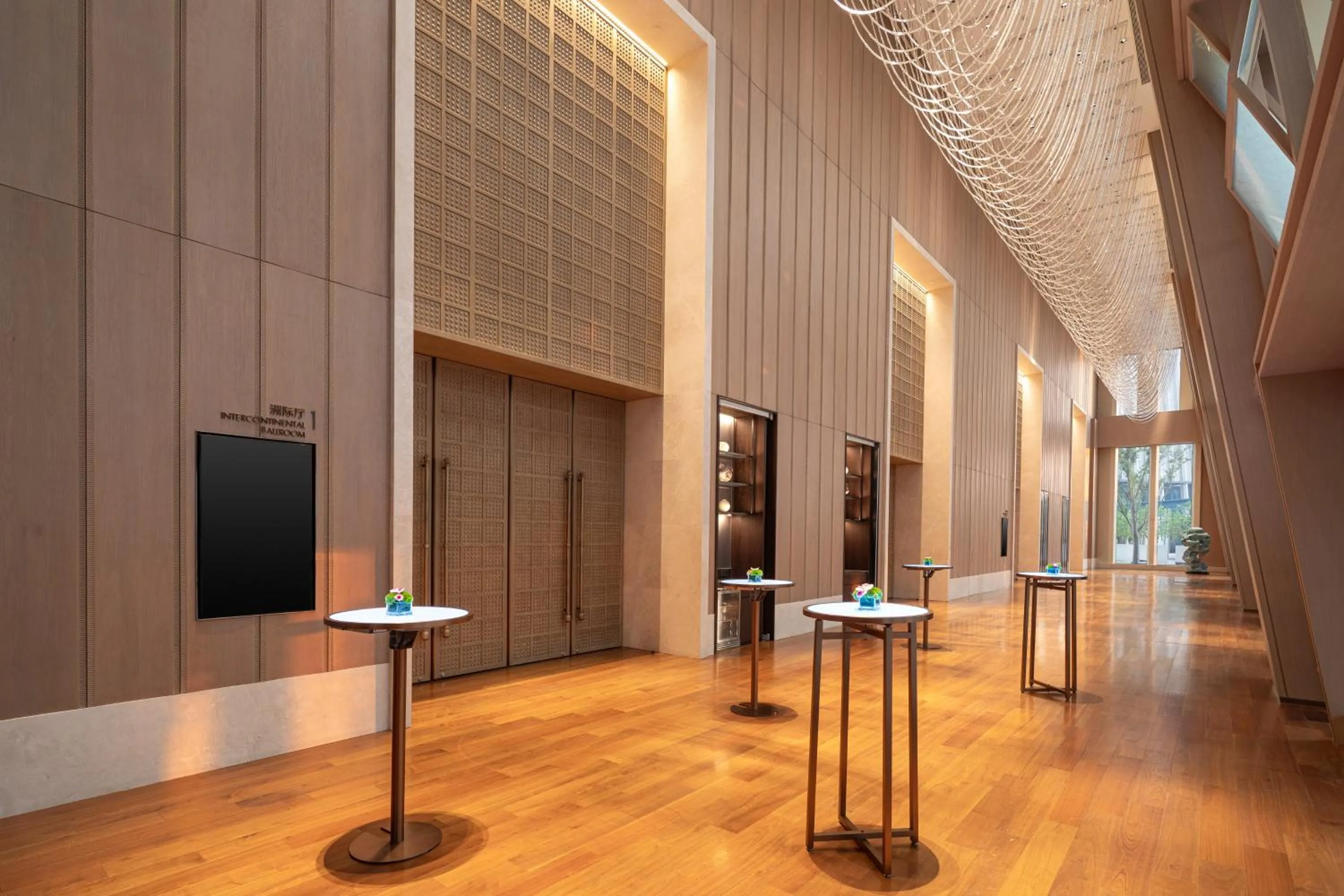 Meeting/conference room in InterContinental Wuxi Taihu New City by IHG