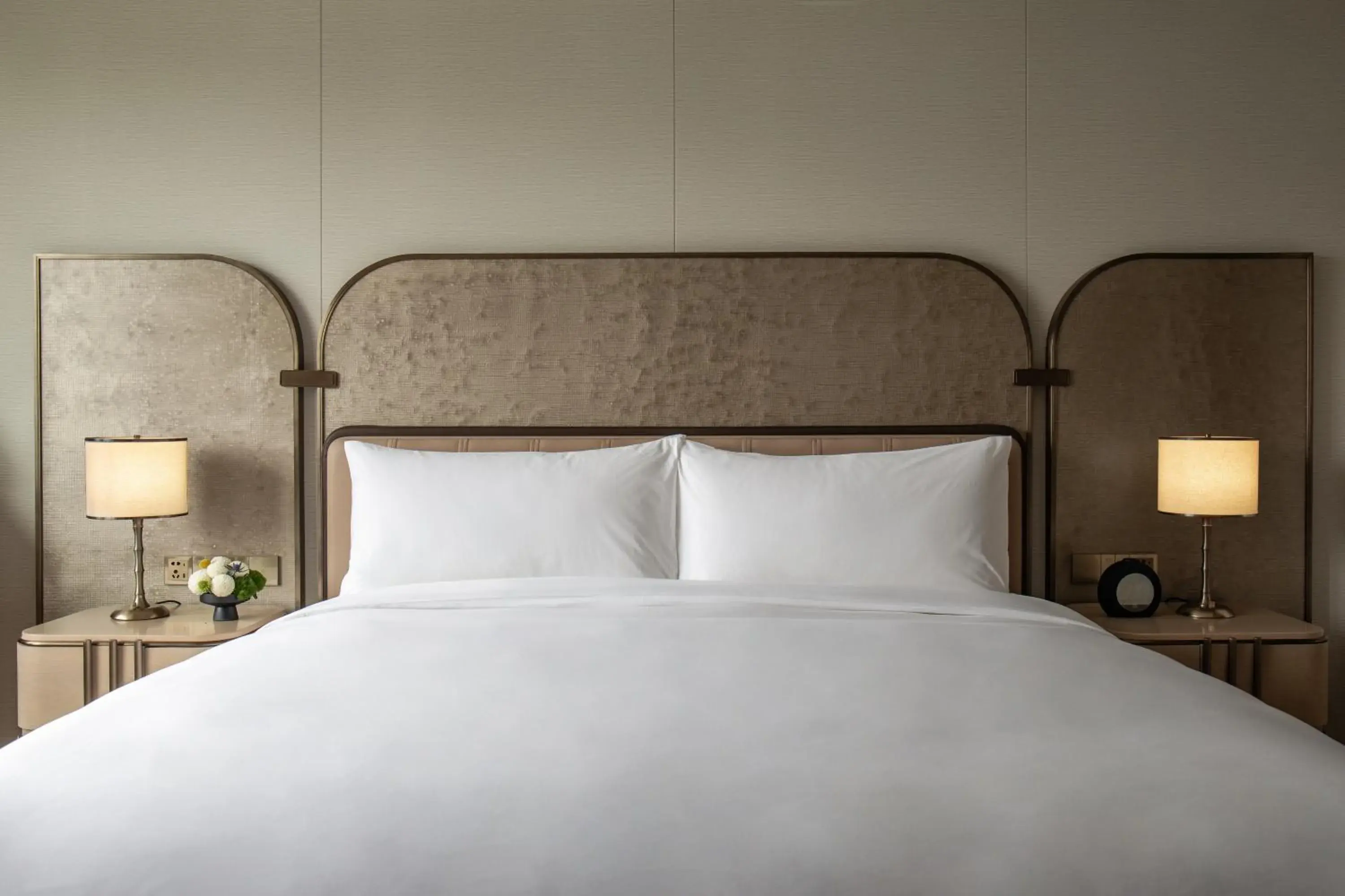 1 King Classic High Floor Lounge Access in InterContinental Wuxi Taihu New City by IHG 1 King Classic High Floor Lounge Access in InterContinental Wuxi Taihu New City by IHG