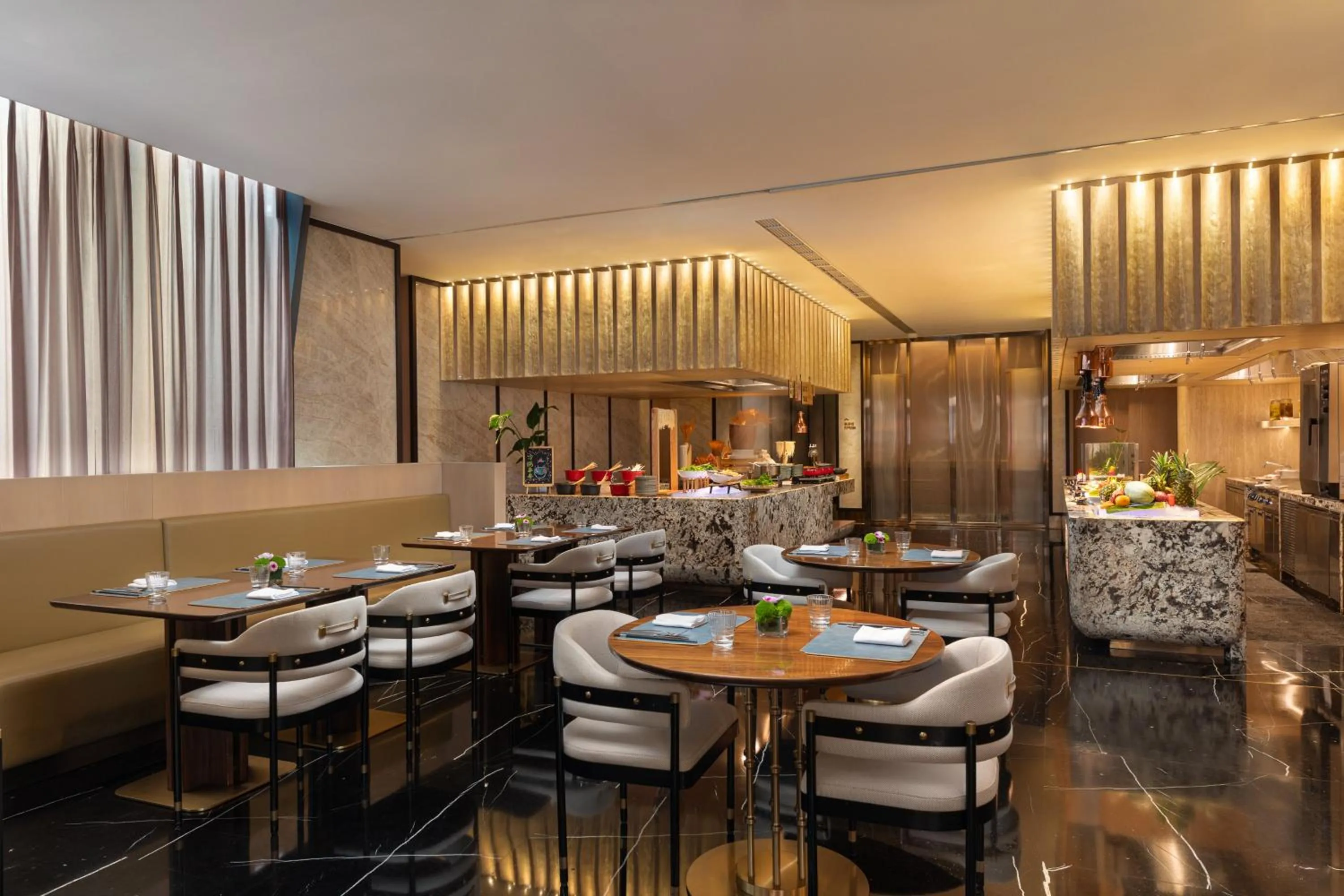 Restaurant/places to eat in InterContinental Wuxi Taihu New City by IHG