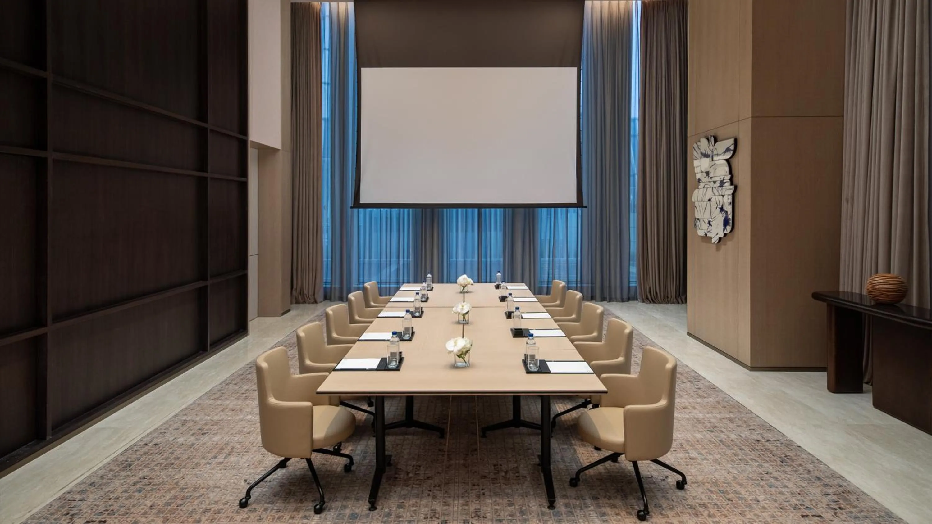 Meeting/conference room in InterContinental Wuxi Taihu New City by IHG