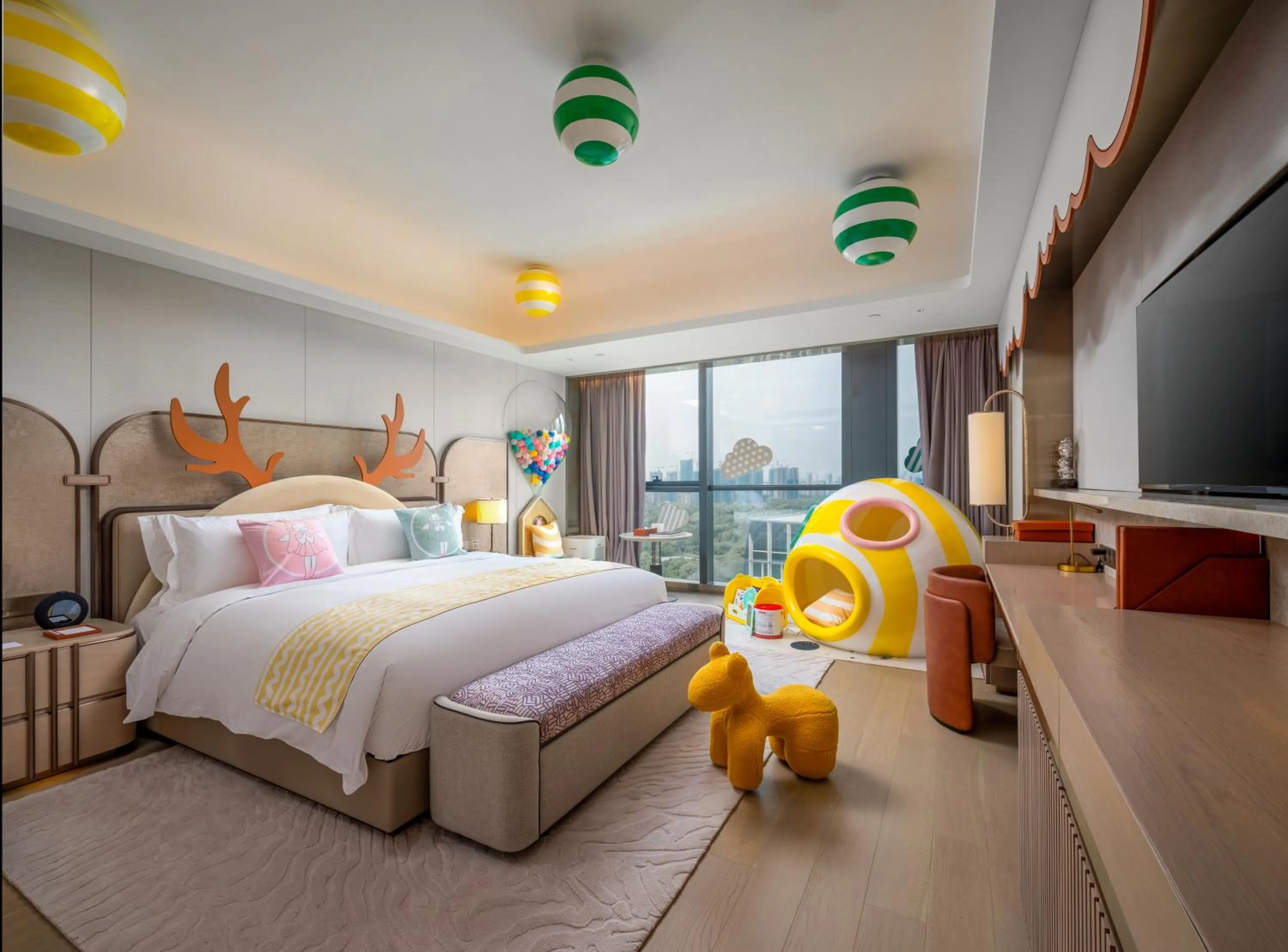 Bed in InterContinental Wuxi Taihu New City by IHG