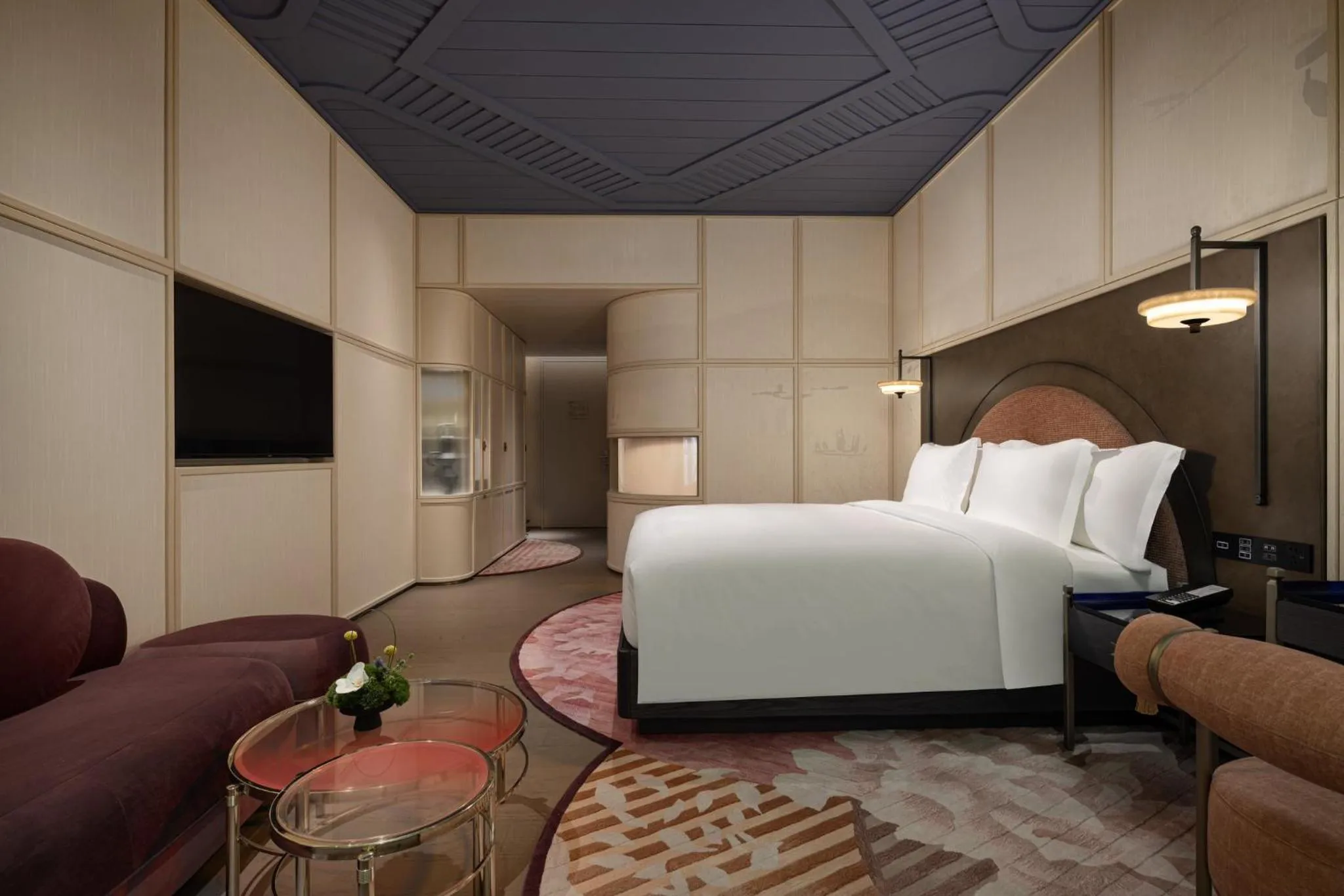 Photo of the whole room, Bed in Hotel Indigo Wuxi Taihu New City