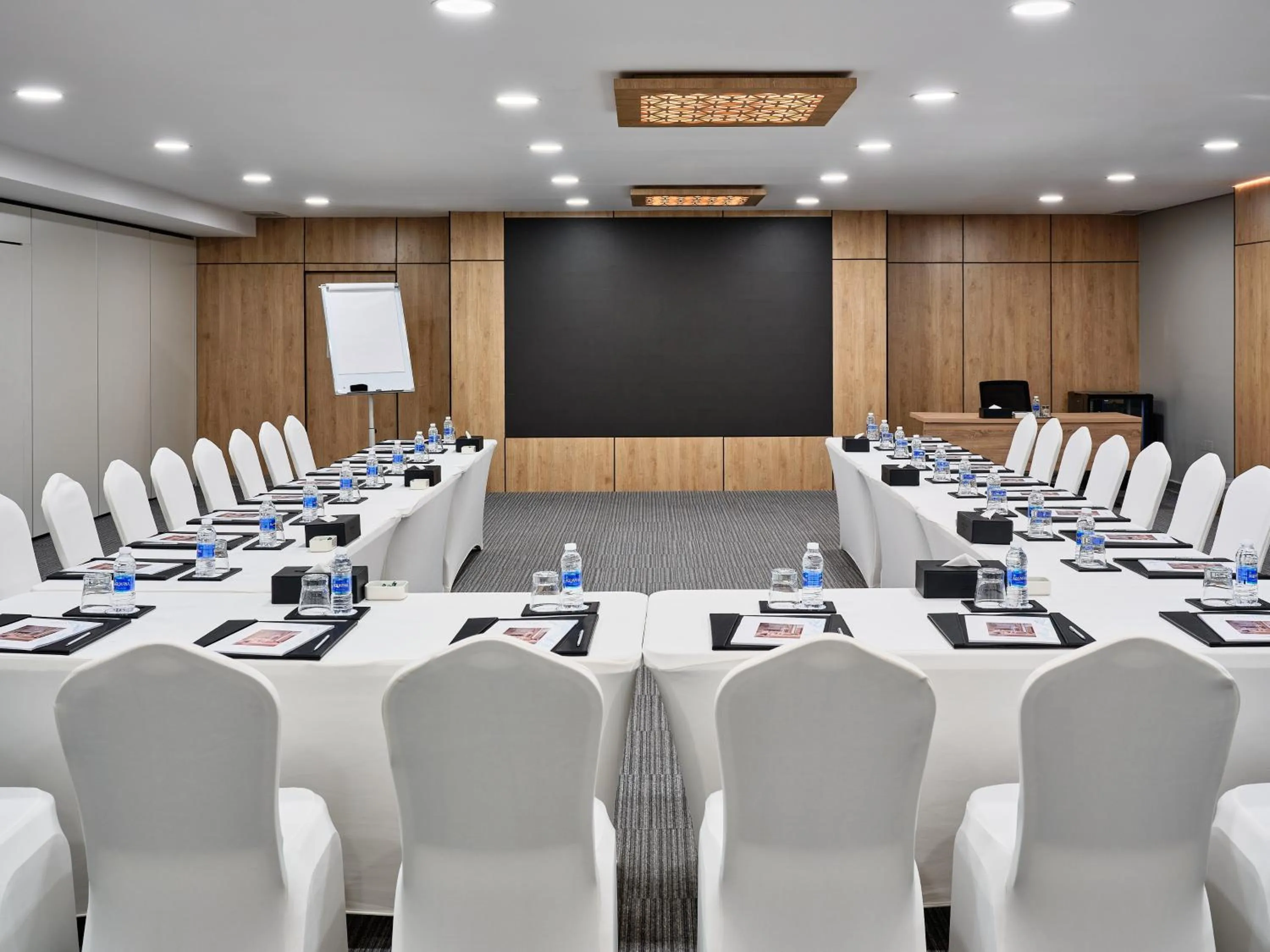 Meeting/conference room in Arabella Beach Hotel Kuwait, Vignette Collection by IHG