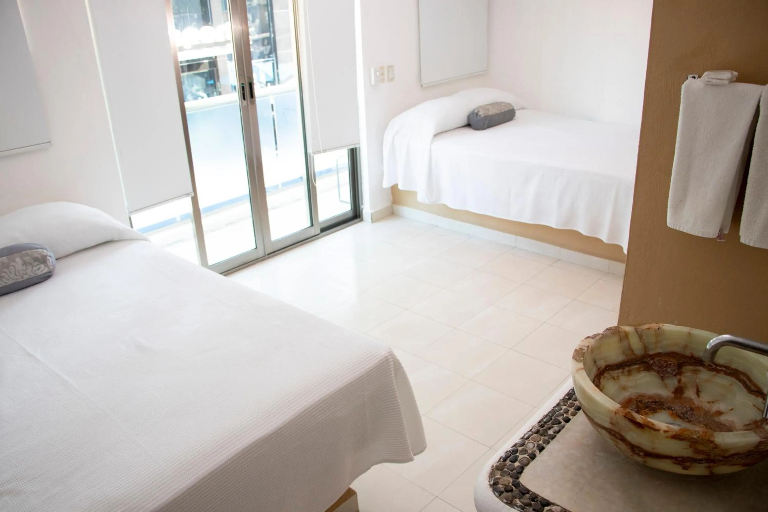 Bedroom, Bed in Hotel Sayab 5ta Avenida