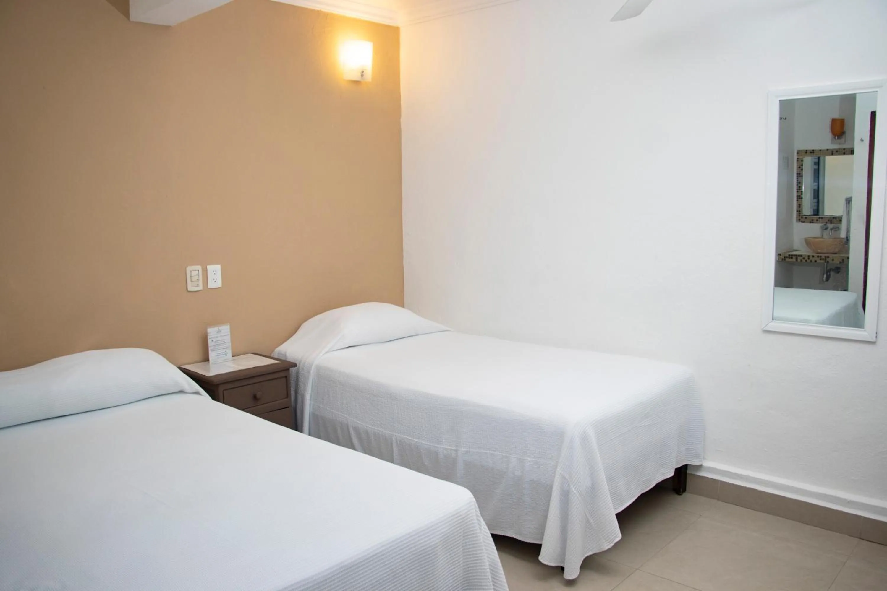 Photo of the whole room, Bed in Hotel Sayab 5ta Avenida