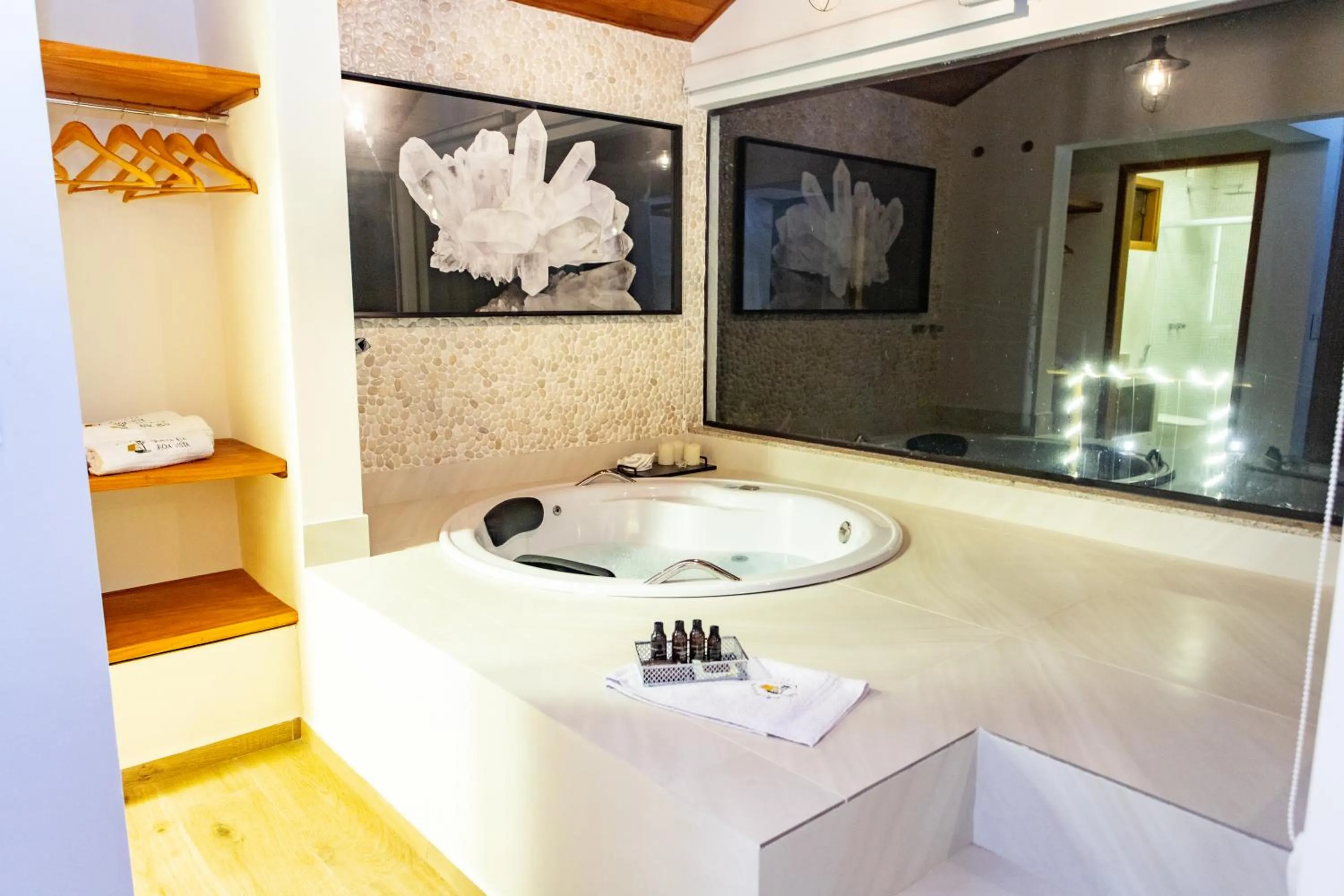 Hot Tub in Chalés Quinta da Boa Vista