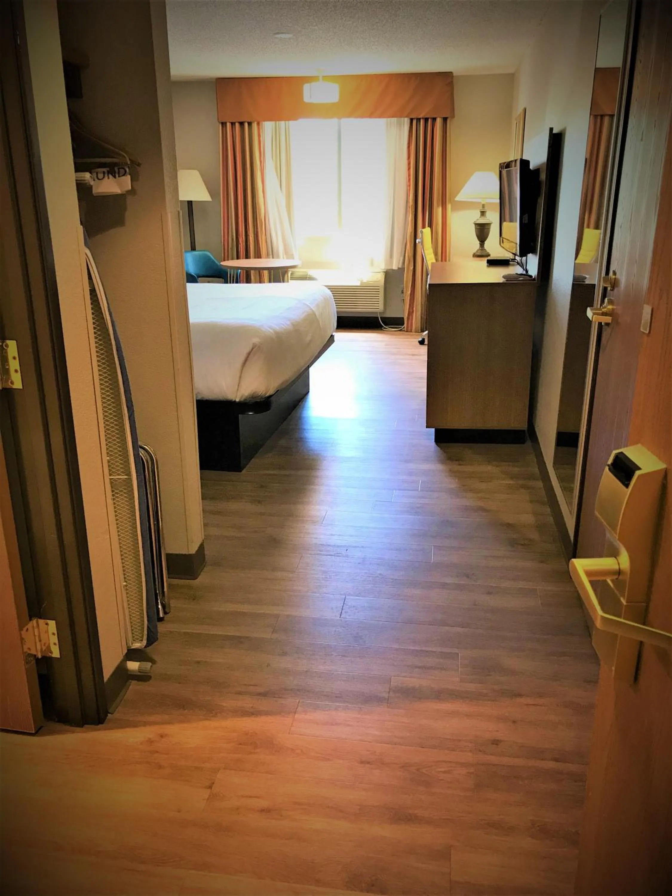 Bed in Days Inn by Wyndham Bernalillo