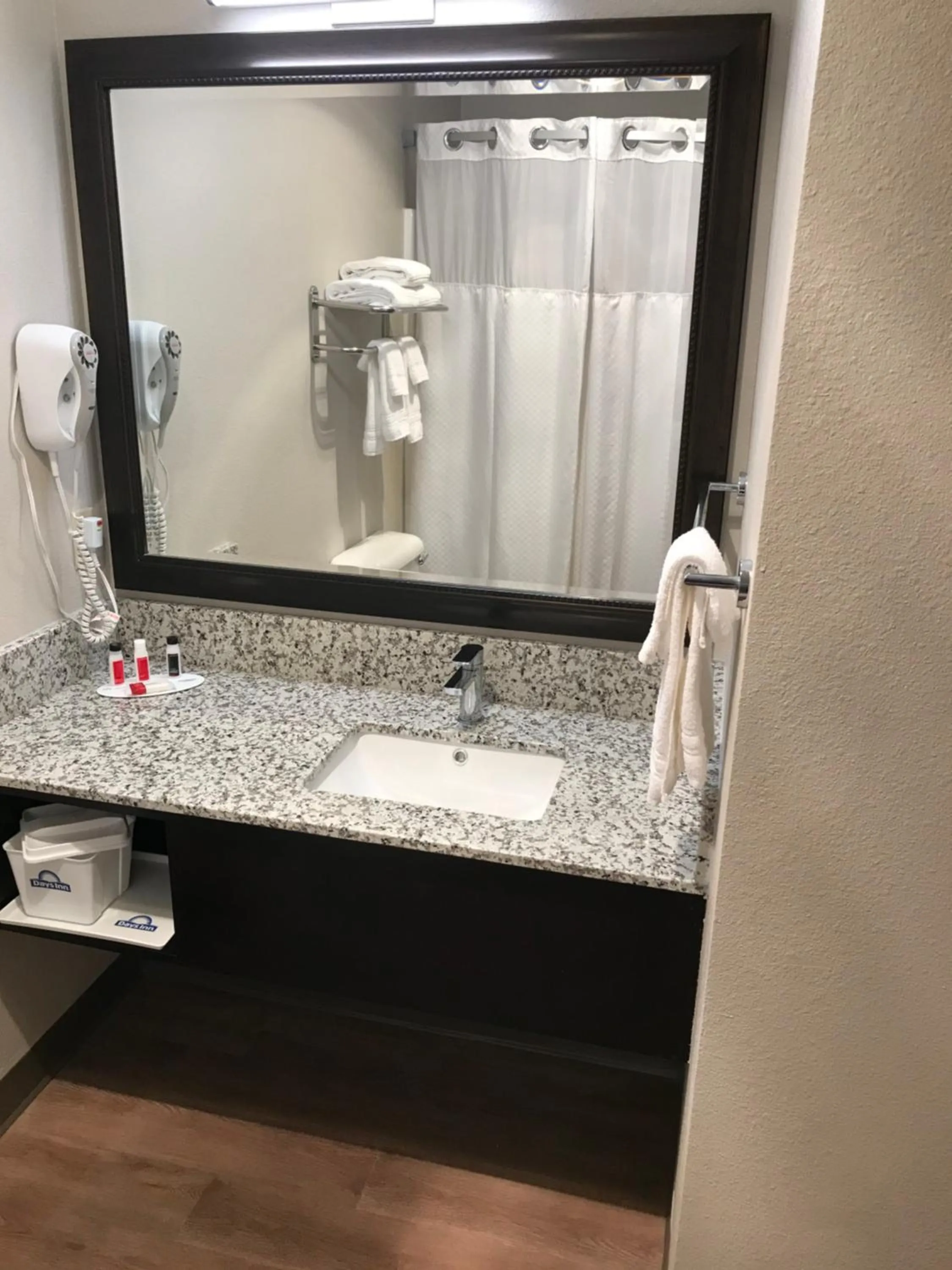 Days Inn by Wyndham Bernalillo