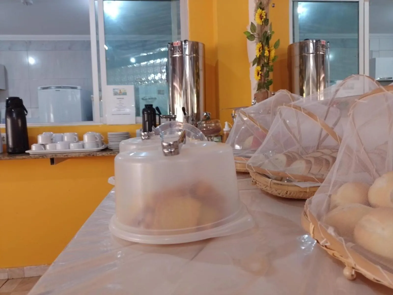 Buffet breakfast in Suítes São Francisco