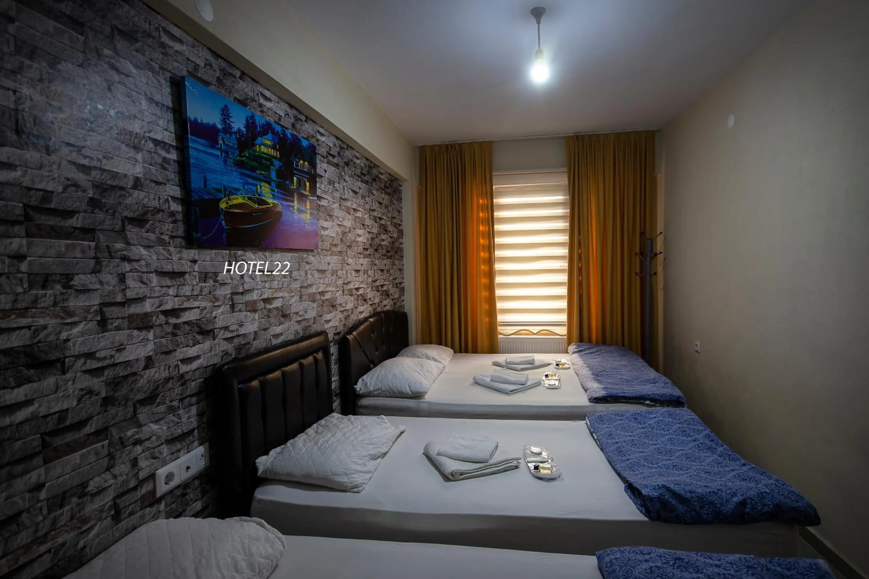 Photo of the whole room in 22 OTEL