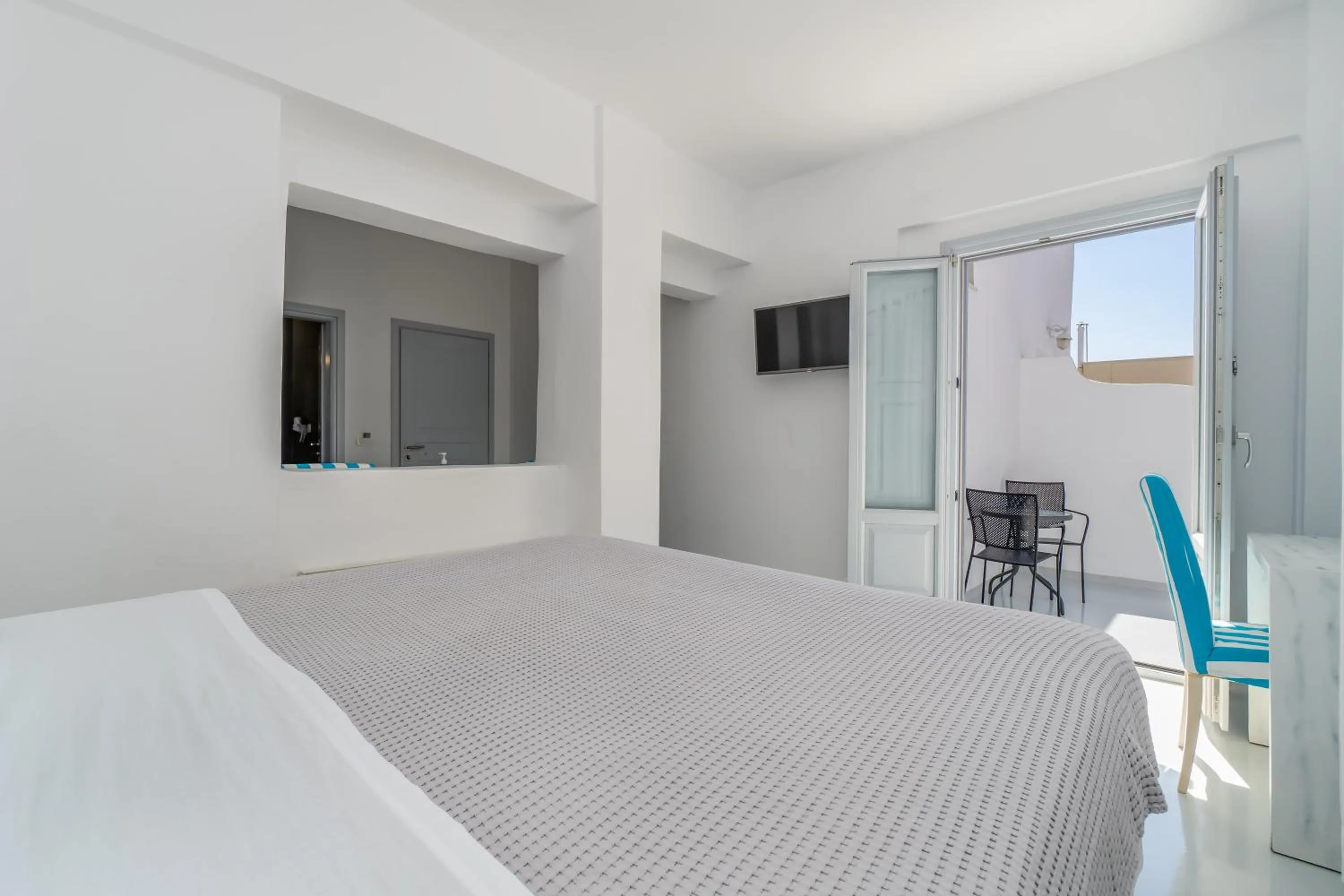 Bedroom, Bed in Central Fira Suites