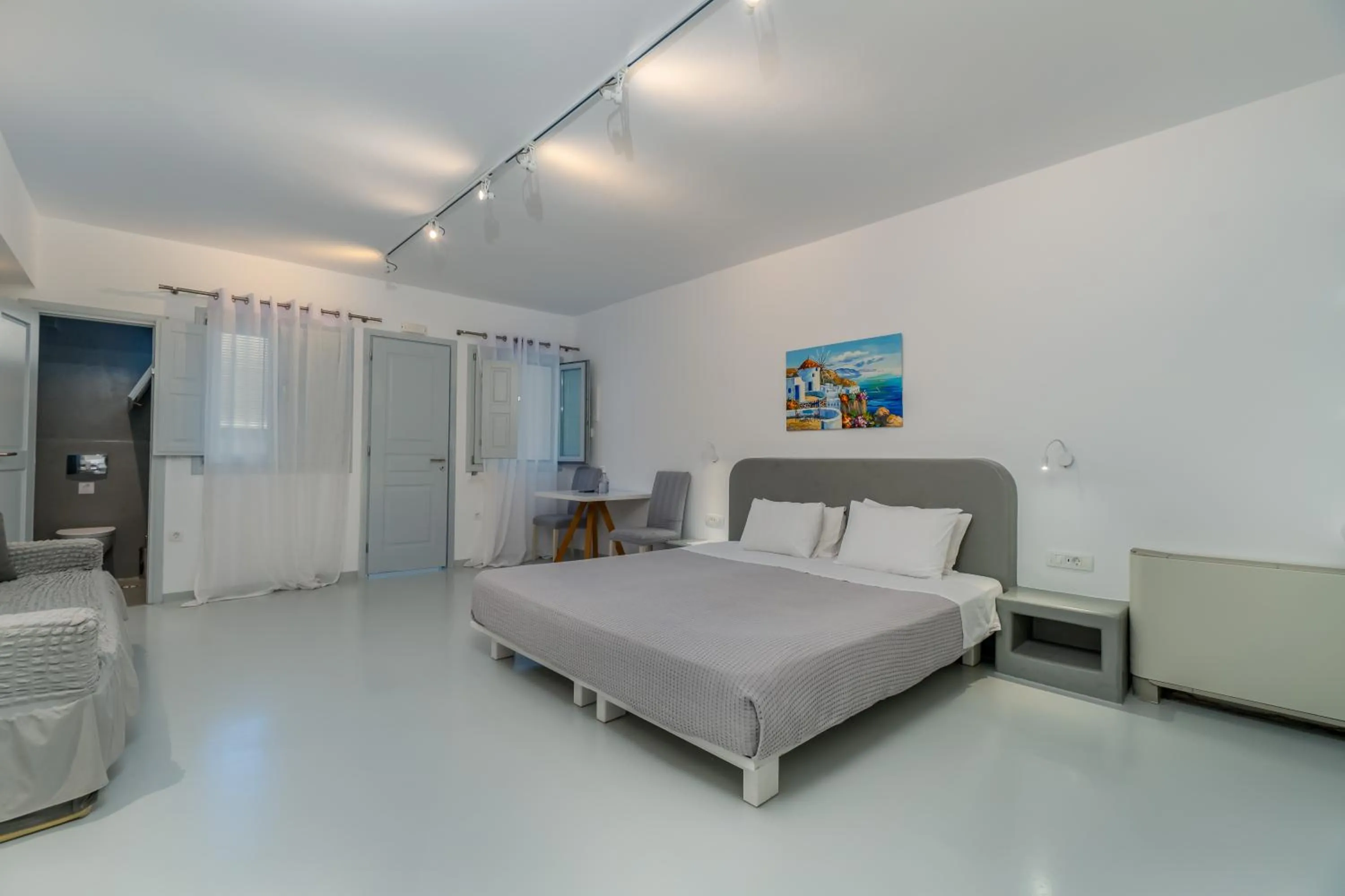 Bedroom, Bed in Central Fira Suites