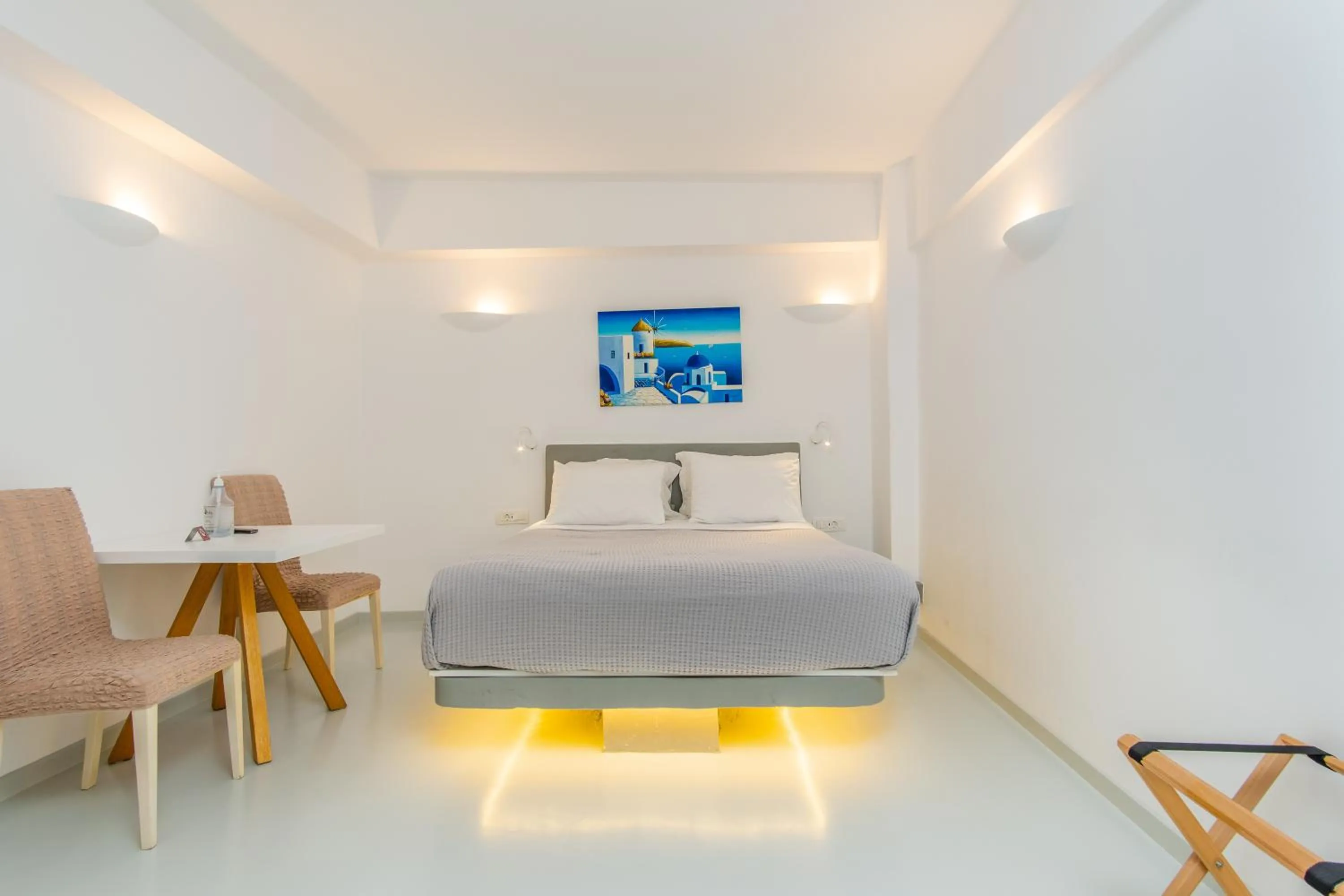 Bedroom, Bed in Central Fira Suites