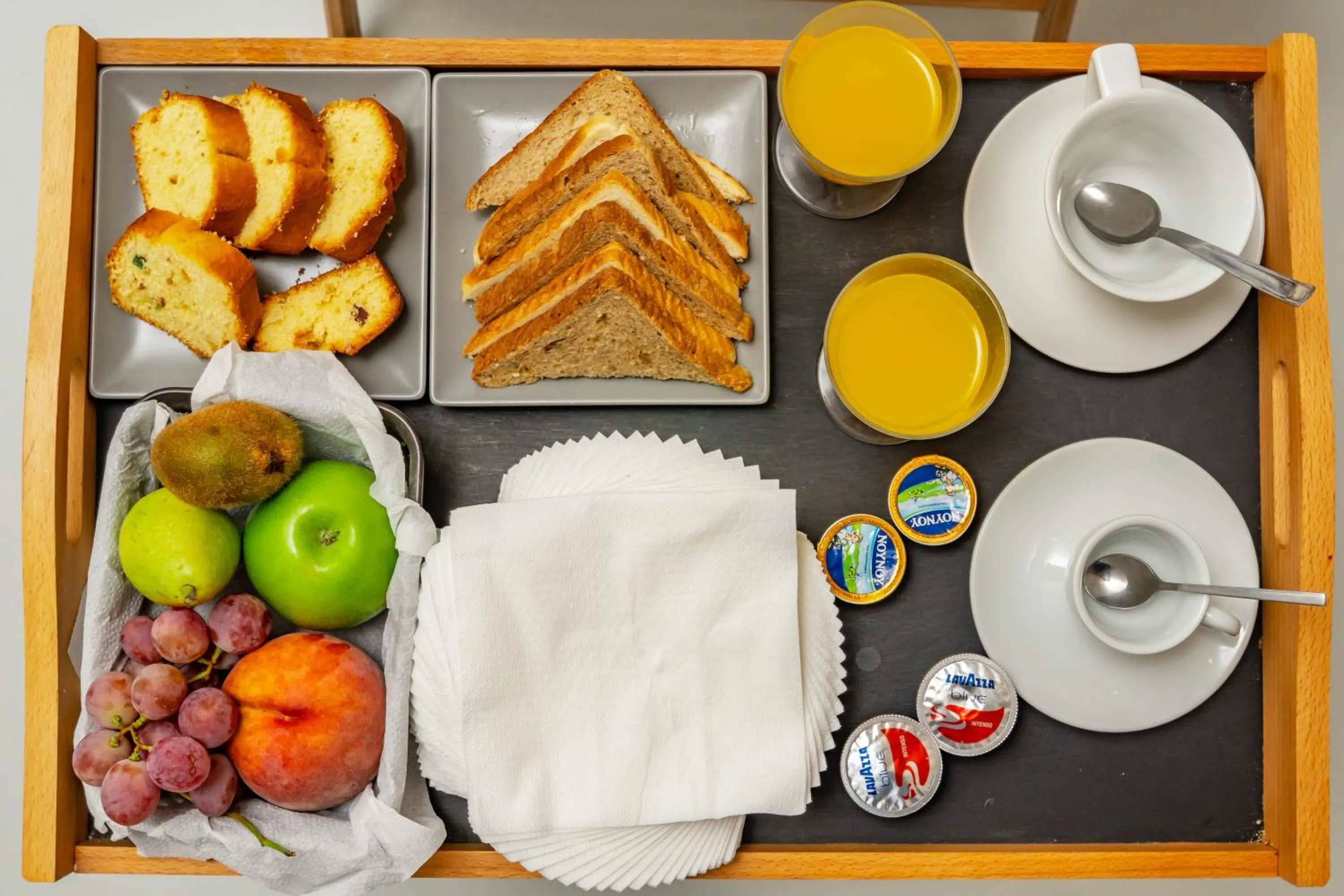 Breakfast in Central Fira Suites