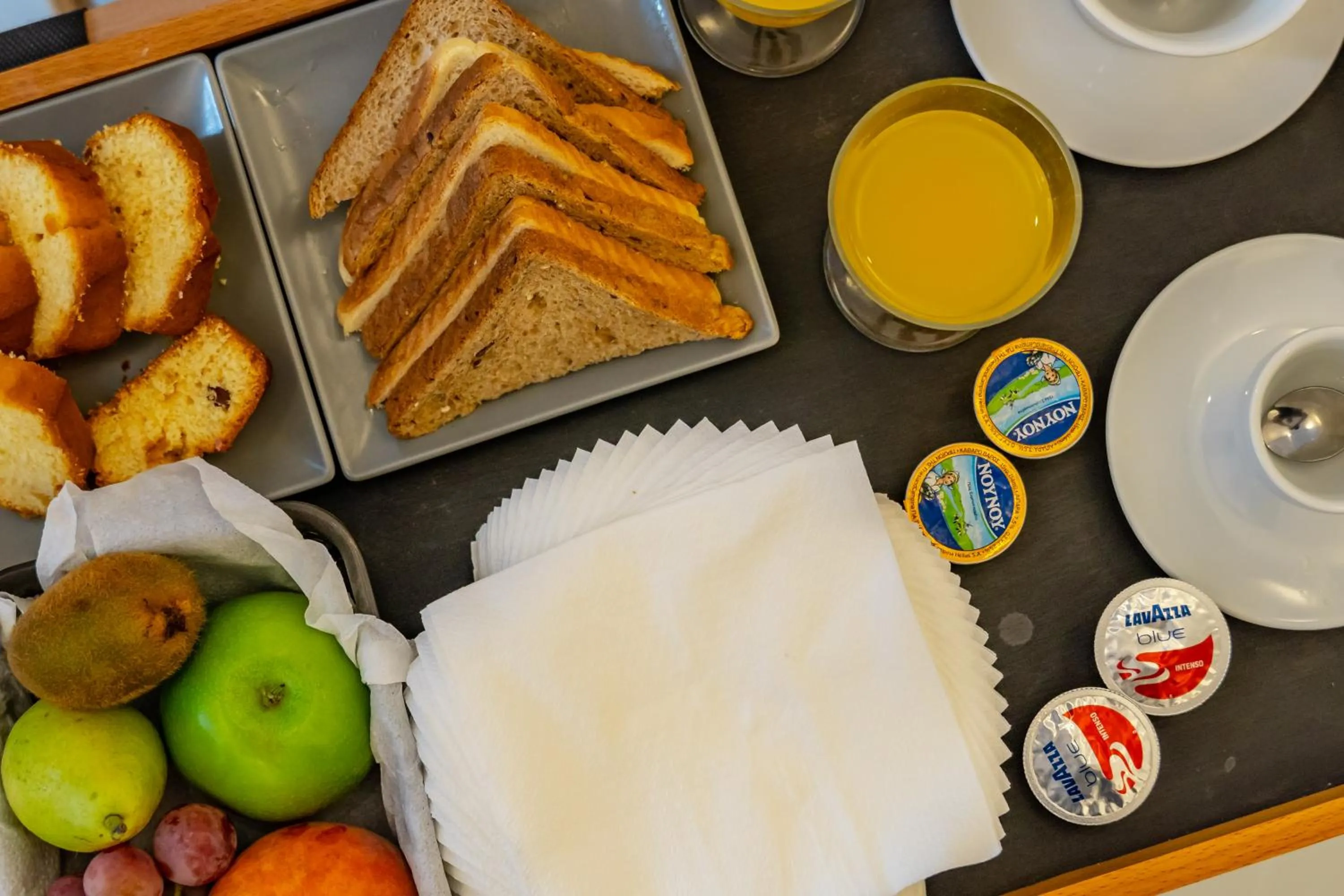 Breakfast in Central Fira Suites