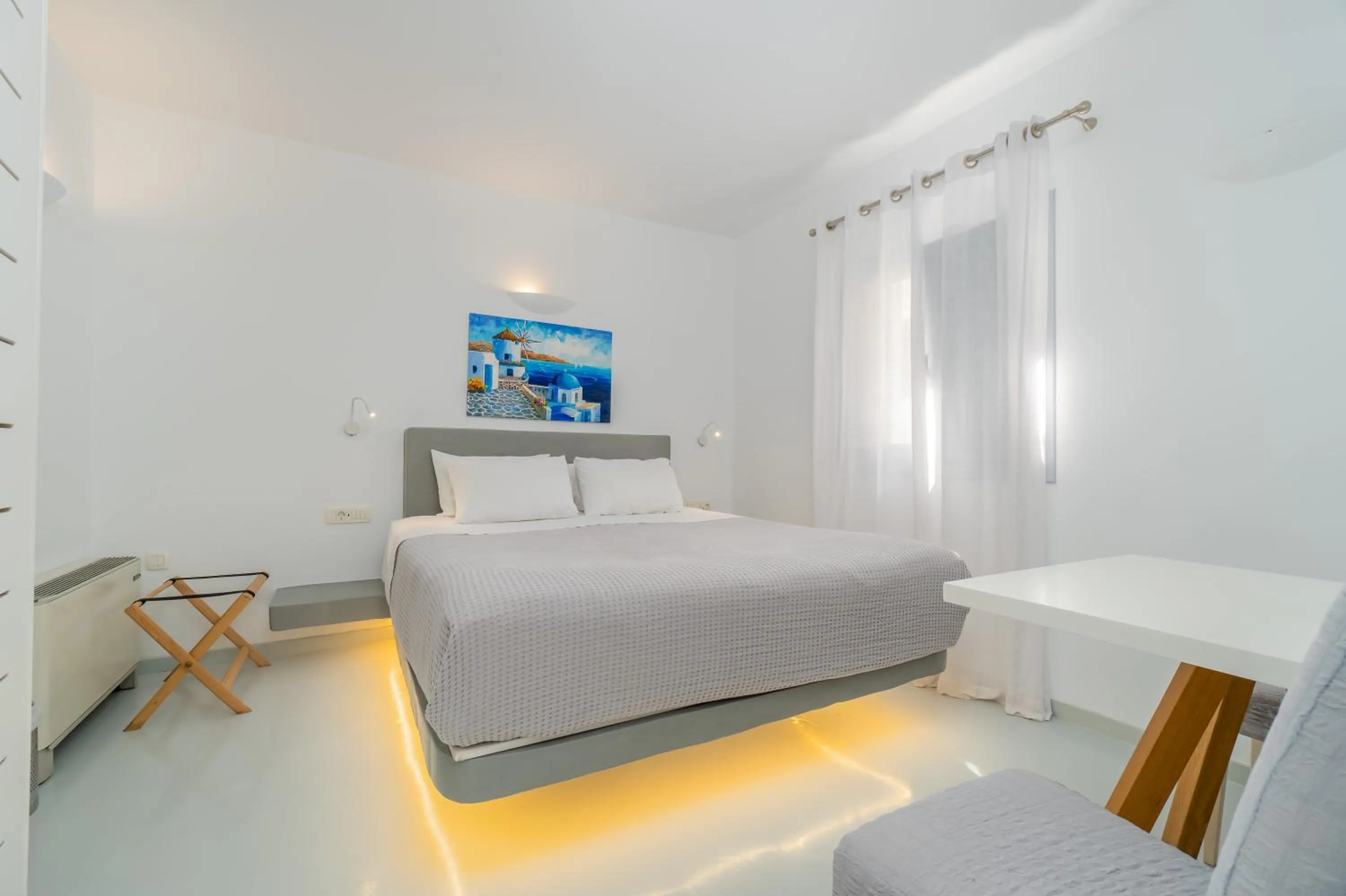 Bedroom, Bed in Central Fira Suites