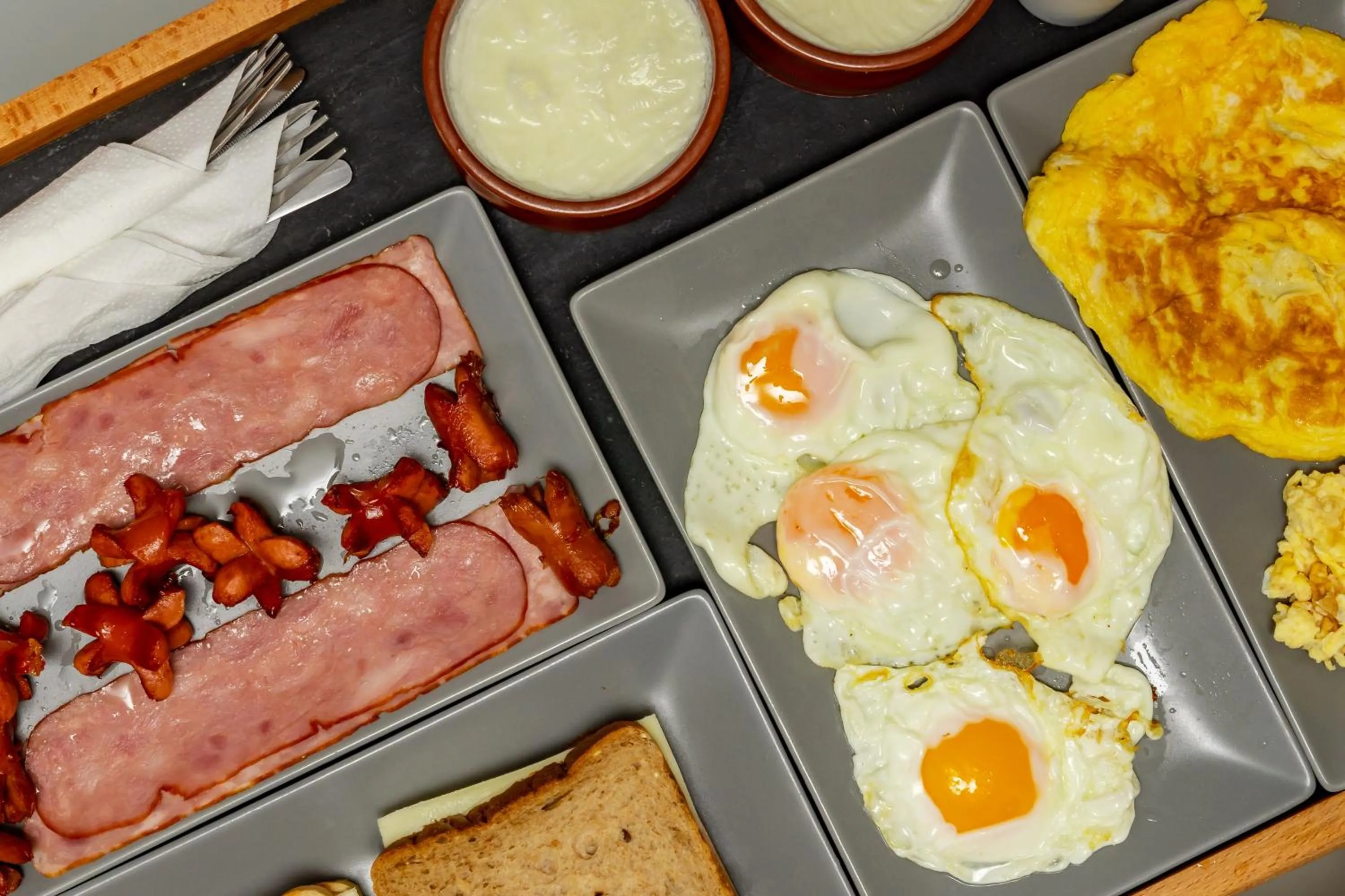 Breakfast in Central Fira Suites