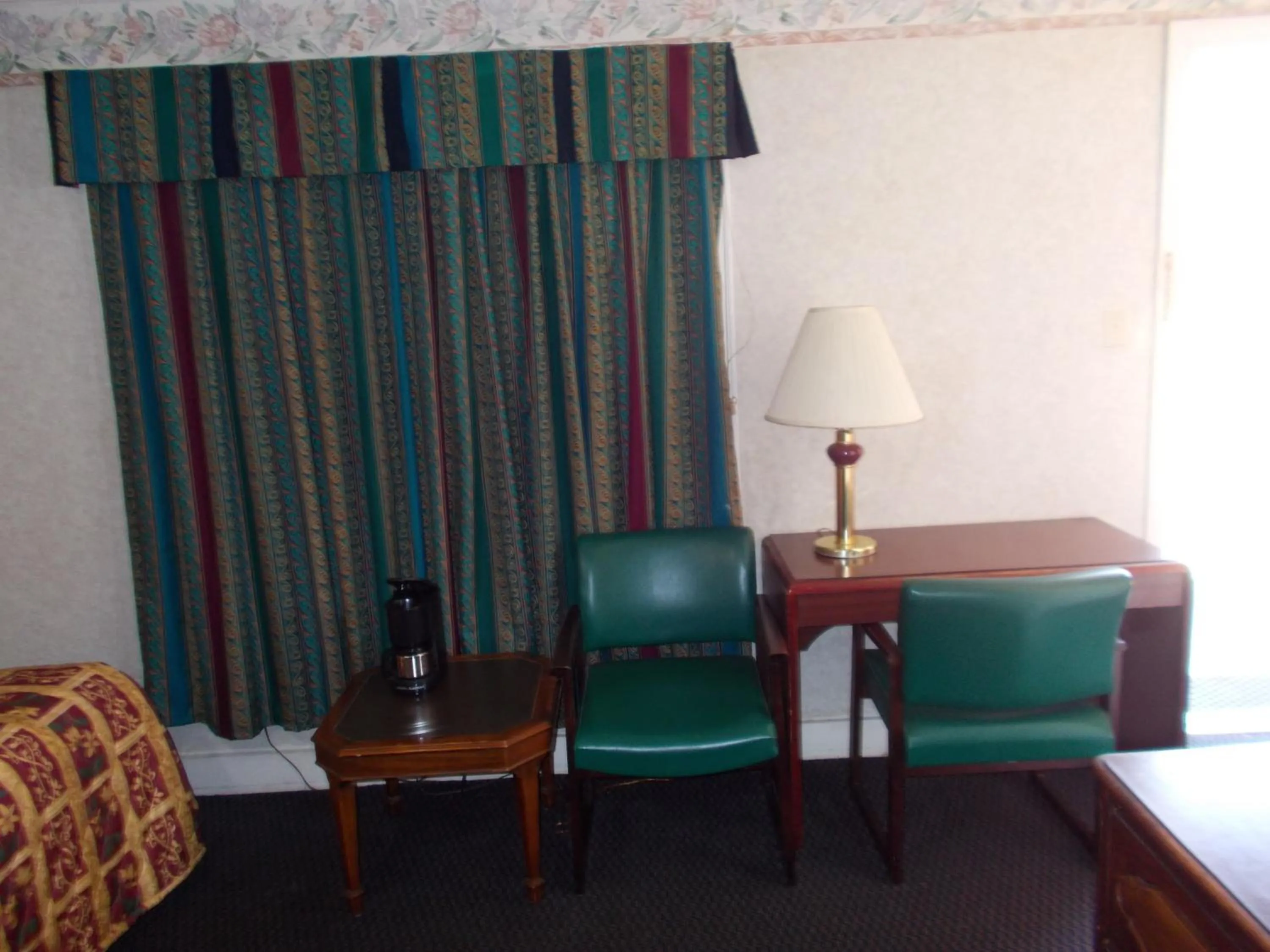 Queen Room with Two Queen Beds in Hillside Motel
