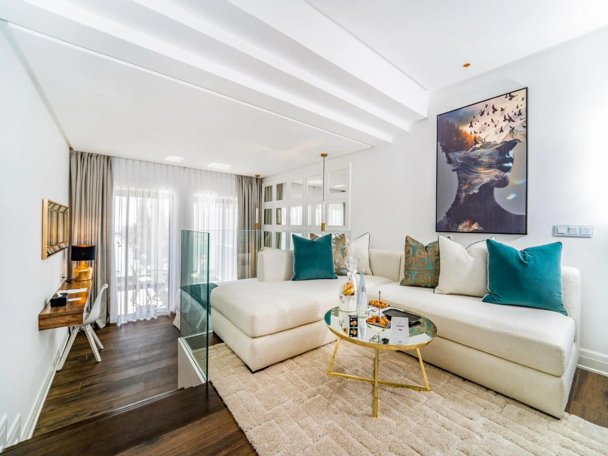 Petit Palace Suites Hotel