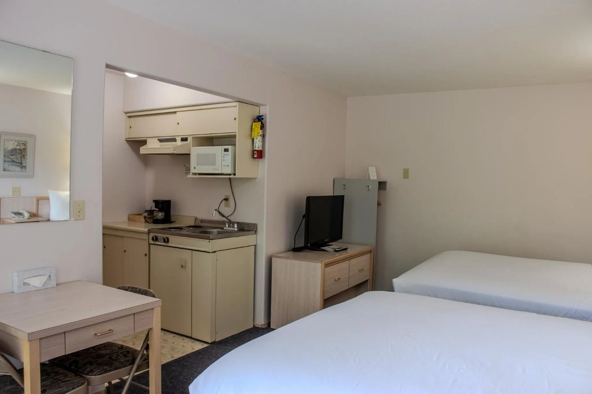 Bed in Ace Western Motel