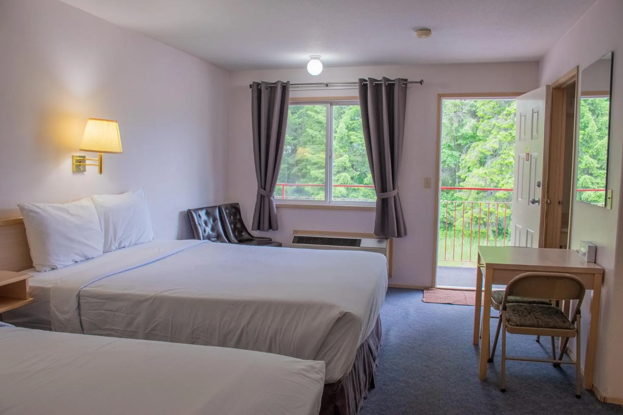 Bed in Ace Western Motel