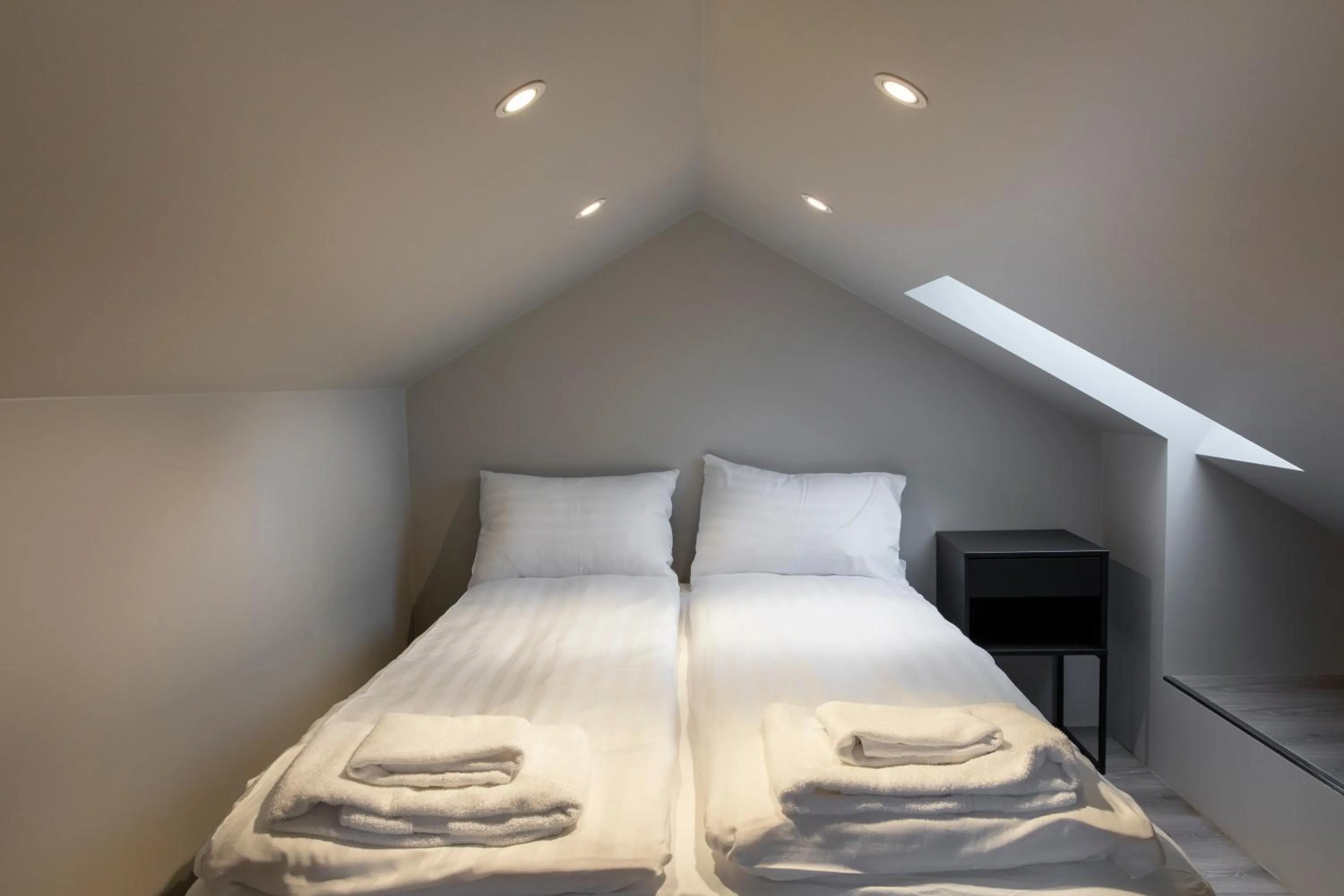 Bed in Ray of Sunshine Hafnargata