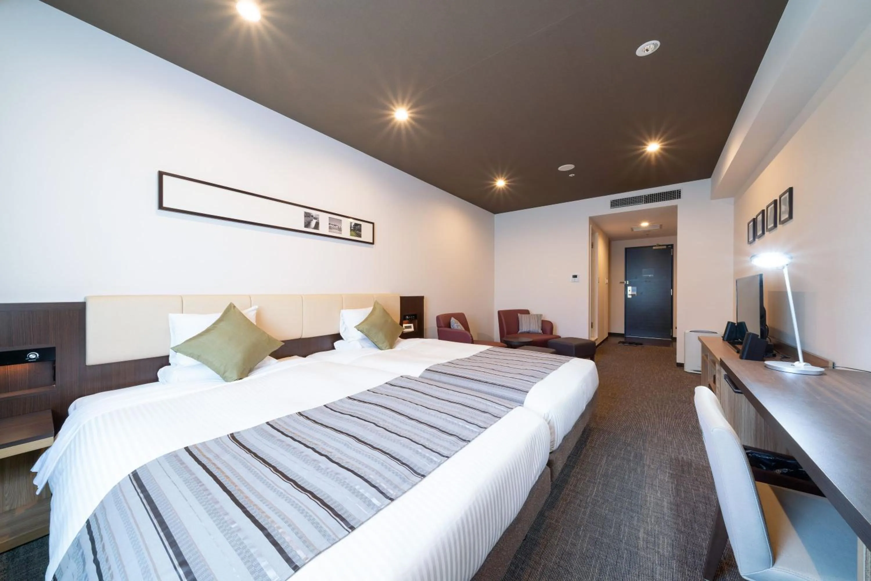 Photo of the whole room, Bed in HOTEL MYSTAYS PREMIER Kanazawa