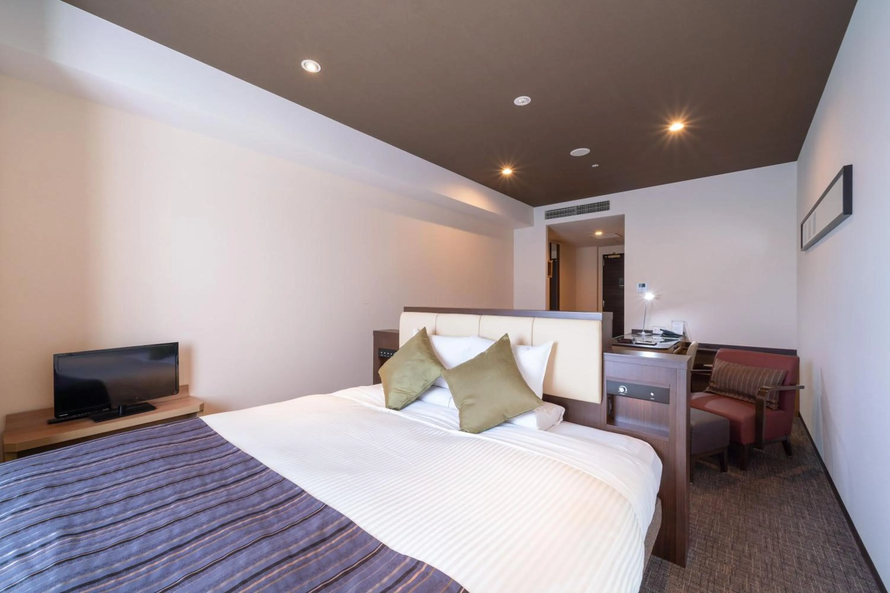 Photo of the whole room, Bed in HOTEL MYSTAYS PREMIER Kanazawa