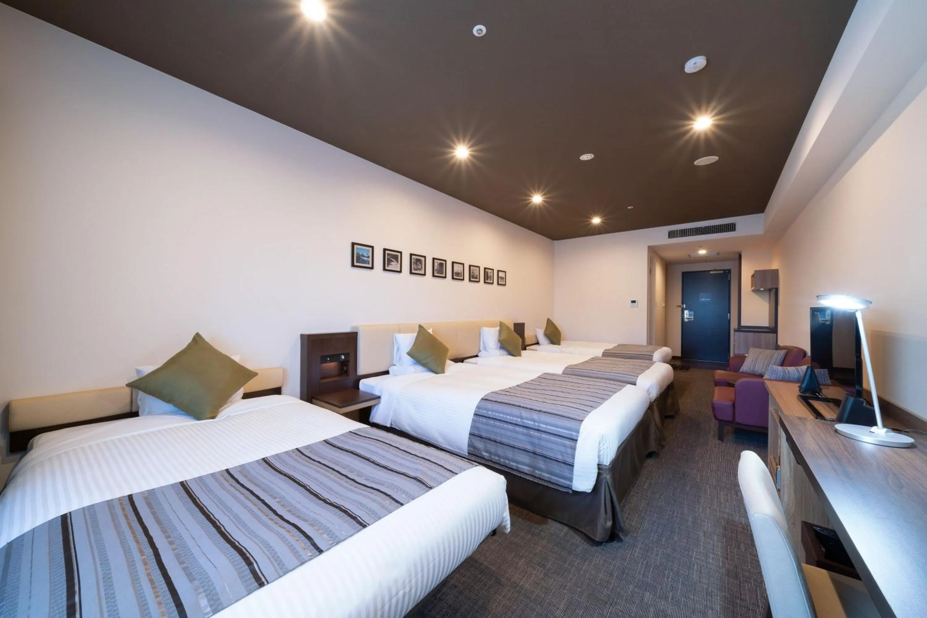 Photo of the whole room, Bed in HOTEL MYSTAYS PREMIER Kanazawa