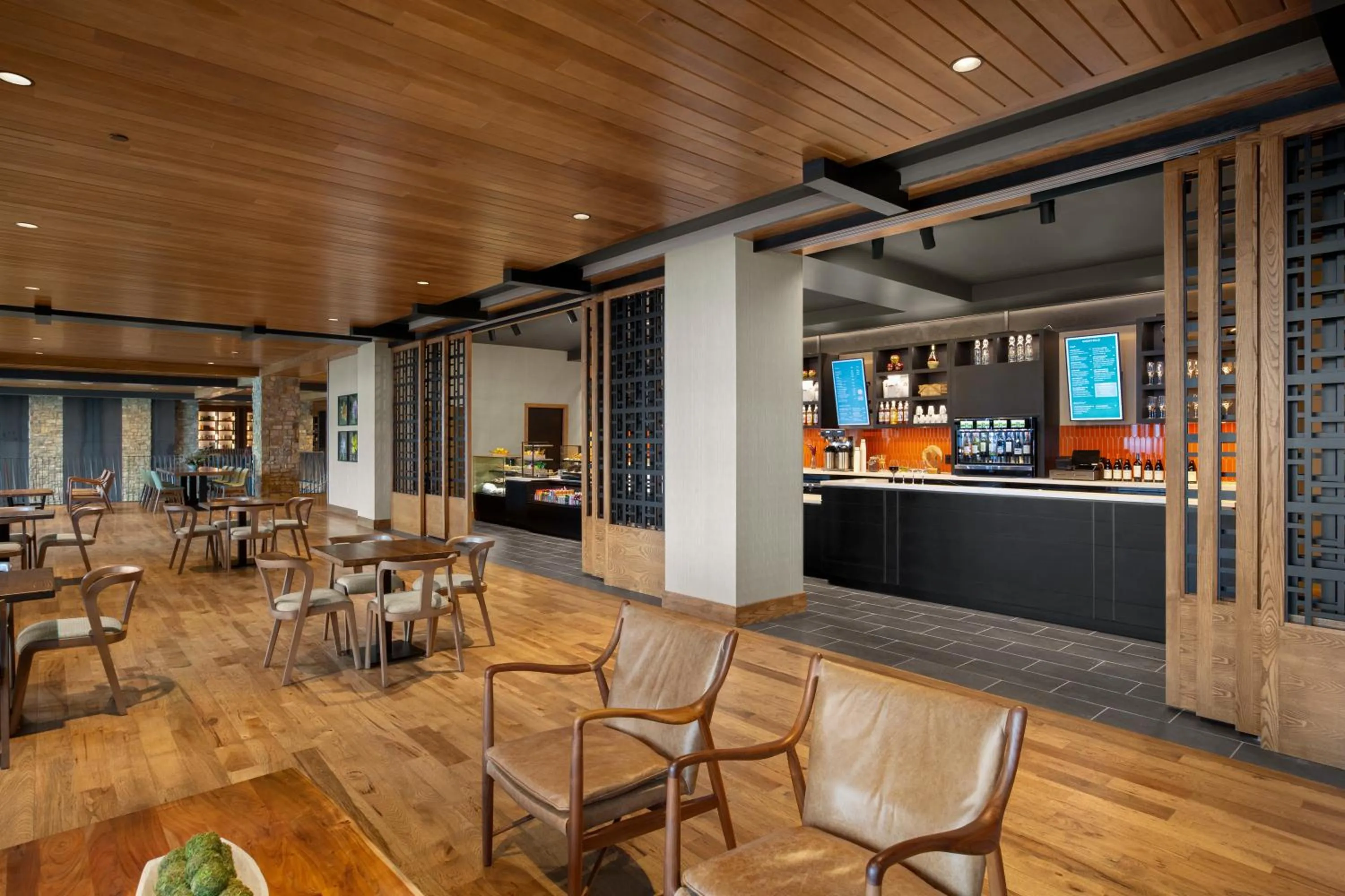 Restaurant/places to eat in Cloudland at McLemore Resort Lookout Mountain, Curio by Hilton