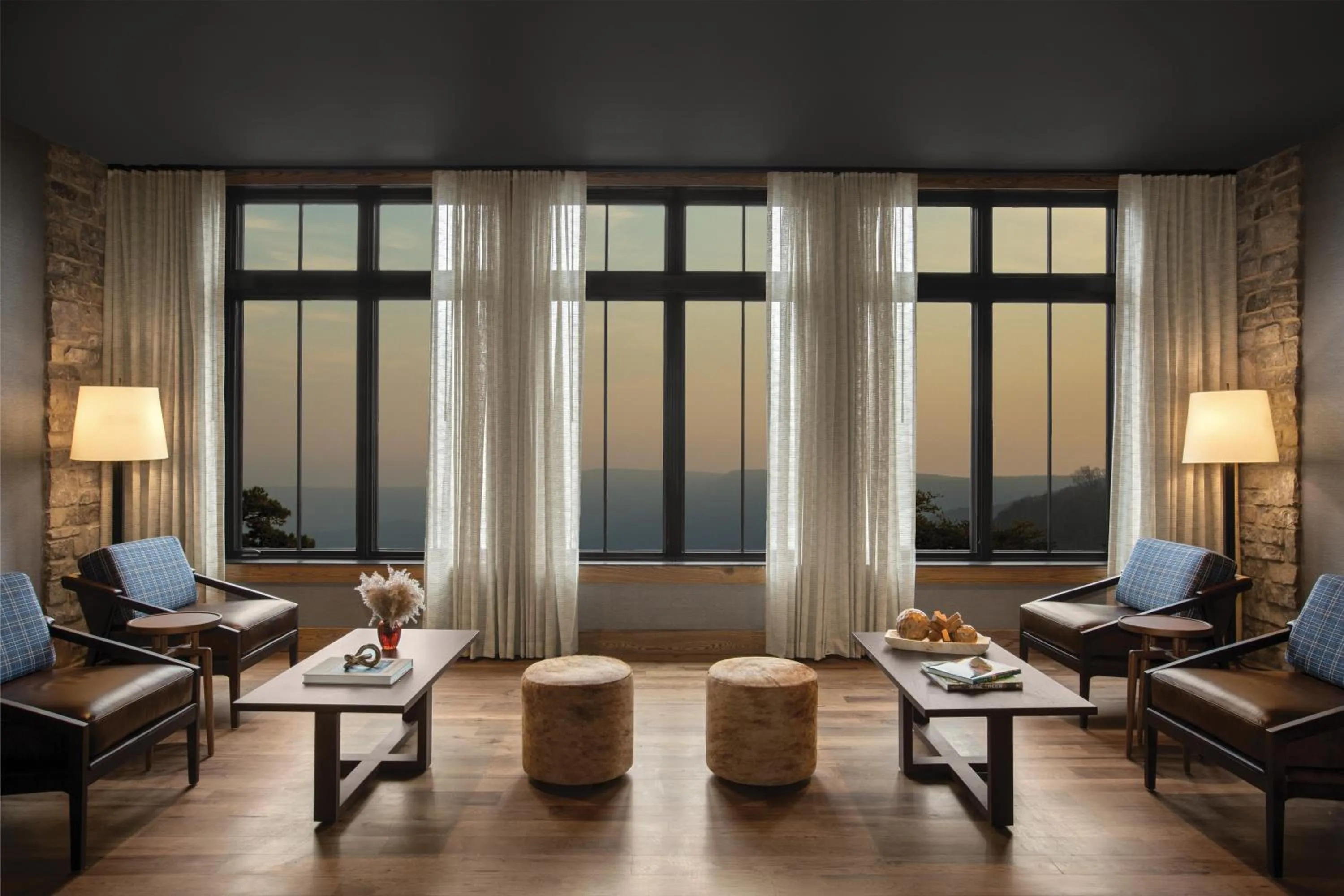 Lobby or reception in Cloudland at McLemore Resort Lookout Mountain, Curio by Hilton