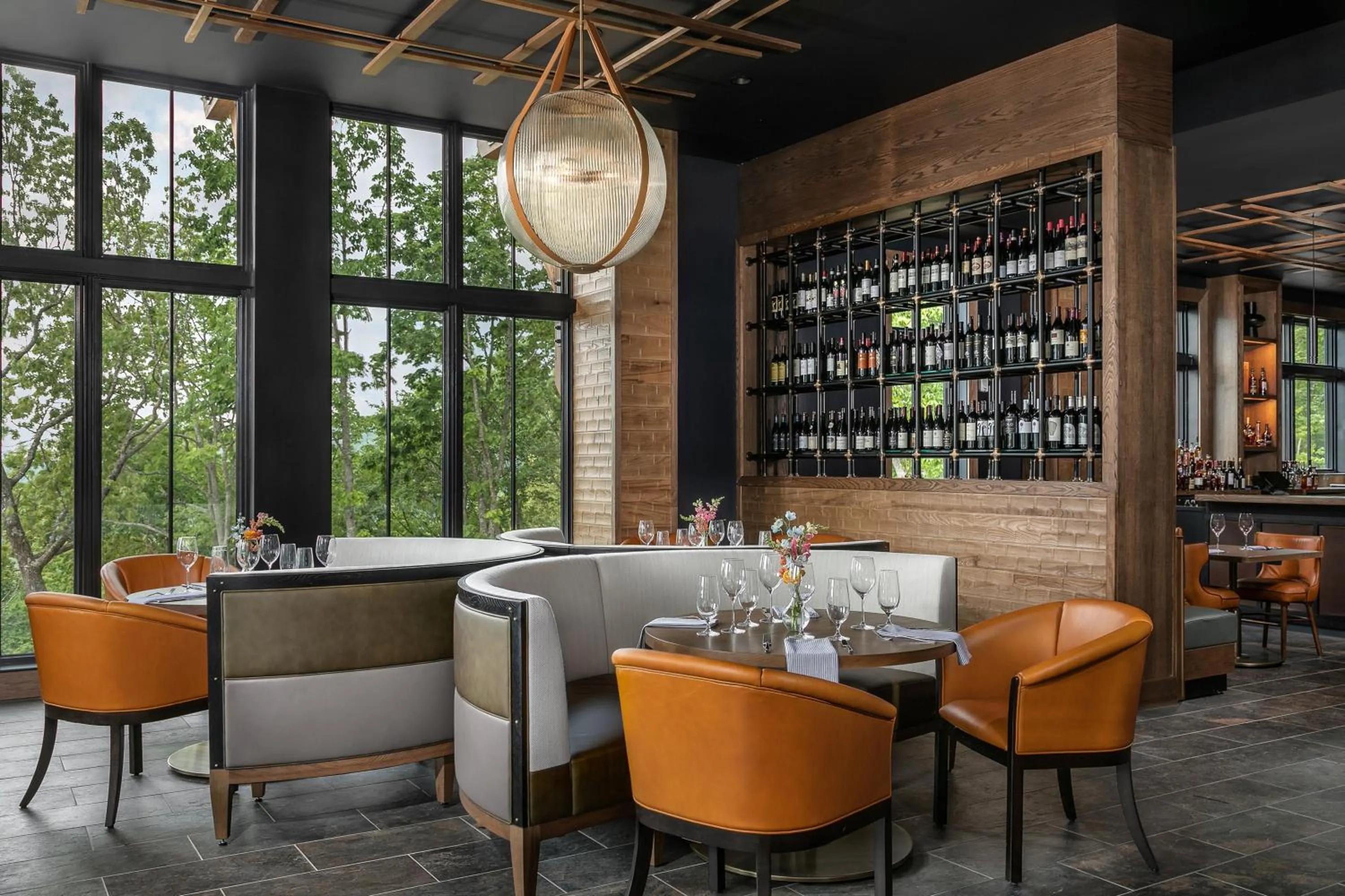 Restaurant/places to eat in Cloudland at McLemore Resort Lookout Mountain, Curio by Hilton